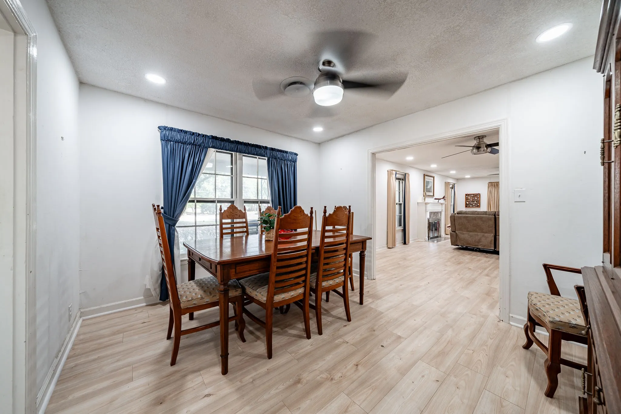 Single Family Residence For Sale in Shackelford County , 457 Breckenridge Street, Albany, Texas 76430, 3 Bedroom, 2 Bathroom, 2 Garage spaces, 1,936 Sqft, built in 1948, mls#21398948, Real Estate Agent in Albany, Homes For Sale in Shackelford county, Homes For Sale in Albany, Realtor in Albany Texas, Real Estate Brokerage Independent Realty Texas, Luminita Cordes Realtor