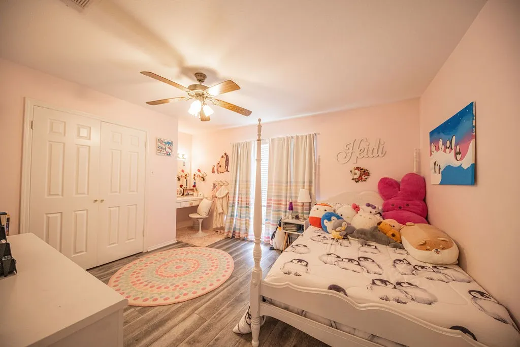 Single Family Residence For Sale in Hopkins County , 328 Hollie Circle, Sulphur Springs, Texas 75482, 3 Bedroom, 2 Bathroom, 2 Garage spaces, 2,157 Sqft, built in 1986, mls#21398936, Real Estate Agent in Sulphur Springs, Homes For Sale in Hopkins county, Homes For Sale in Sulphur Springs, Realtor in Sulphur Springs Texas, Real Estate Brokerage Independent Realty Texas, Luminita Cordes Realtor
