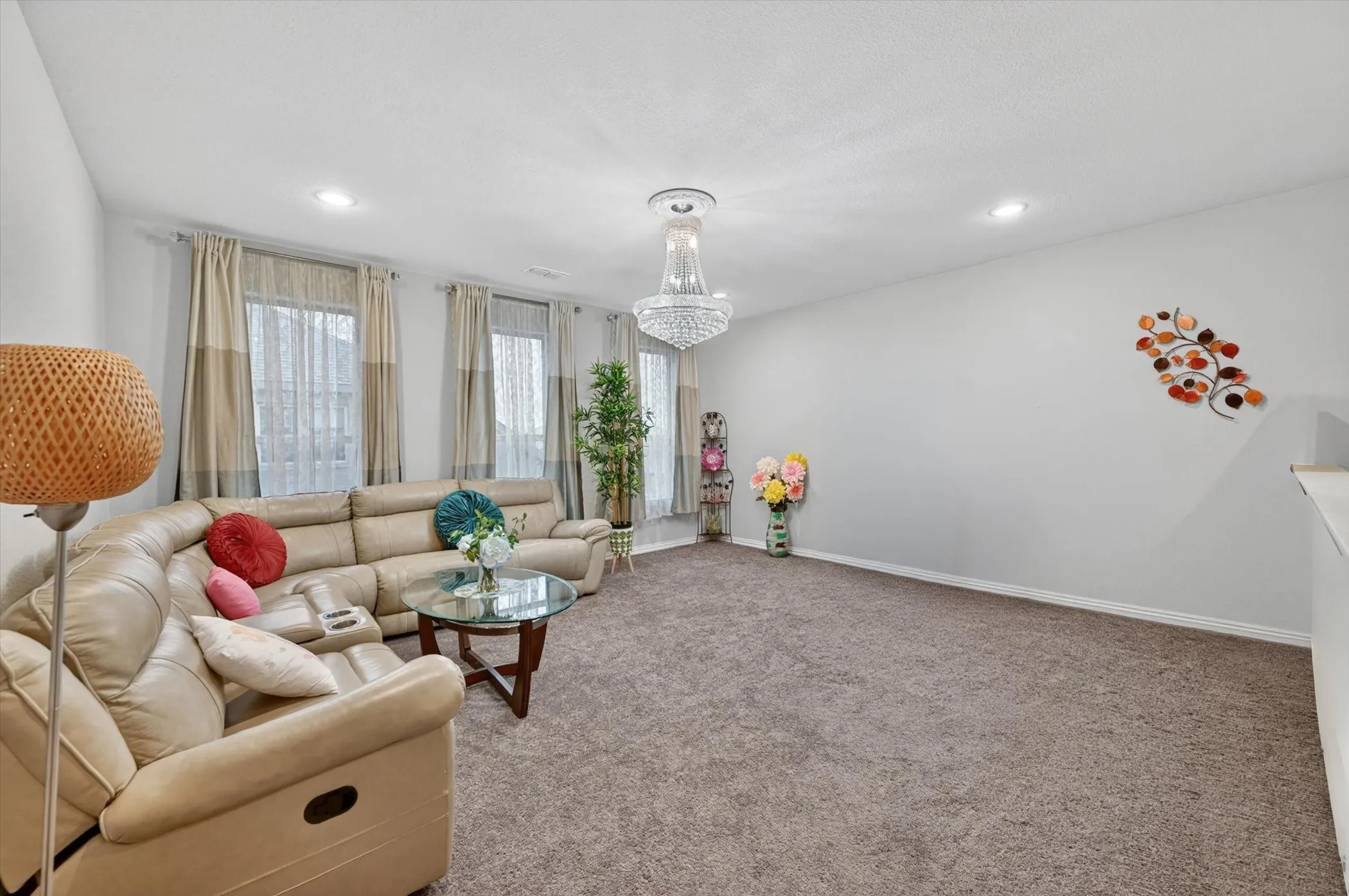 Single Family Residence For Sale in Tarrant County , 2814 Grand Lookout Lane, Arlington, Texas 76001, 4 Bedroom, 3 Bathroom, 2 Garage spaces, 2,504 Sqft, built in 2021, mls#21397623, Real Estate Agent in Arlington, Homes For Sale in Tarrant county, Homes For Sale in Arlington, Realtor in Arlington Texas, Real Estate Brokerage Independent Realty Texas, Luminita Cordes Realtor