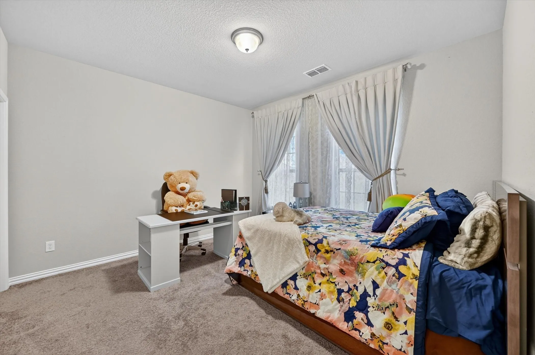 Single Family Residence For Sale in Tarrant County , 2814 Grand Lookout Lane, Arlington, Texas 76001, 4 Bedroom, 3 Bathroom, 2 Garage spaces, 2,504 Sqft, built in 2021, mls#21397623, Real Estate Agent in Arlington, Homes For Sale in Tarrant county, Homes For Sale in Arlington, Realtor in Arlington Texas, Real Estate Brokerage Independent Realty Texas, Luminita Cordes Realtor