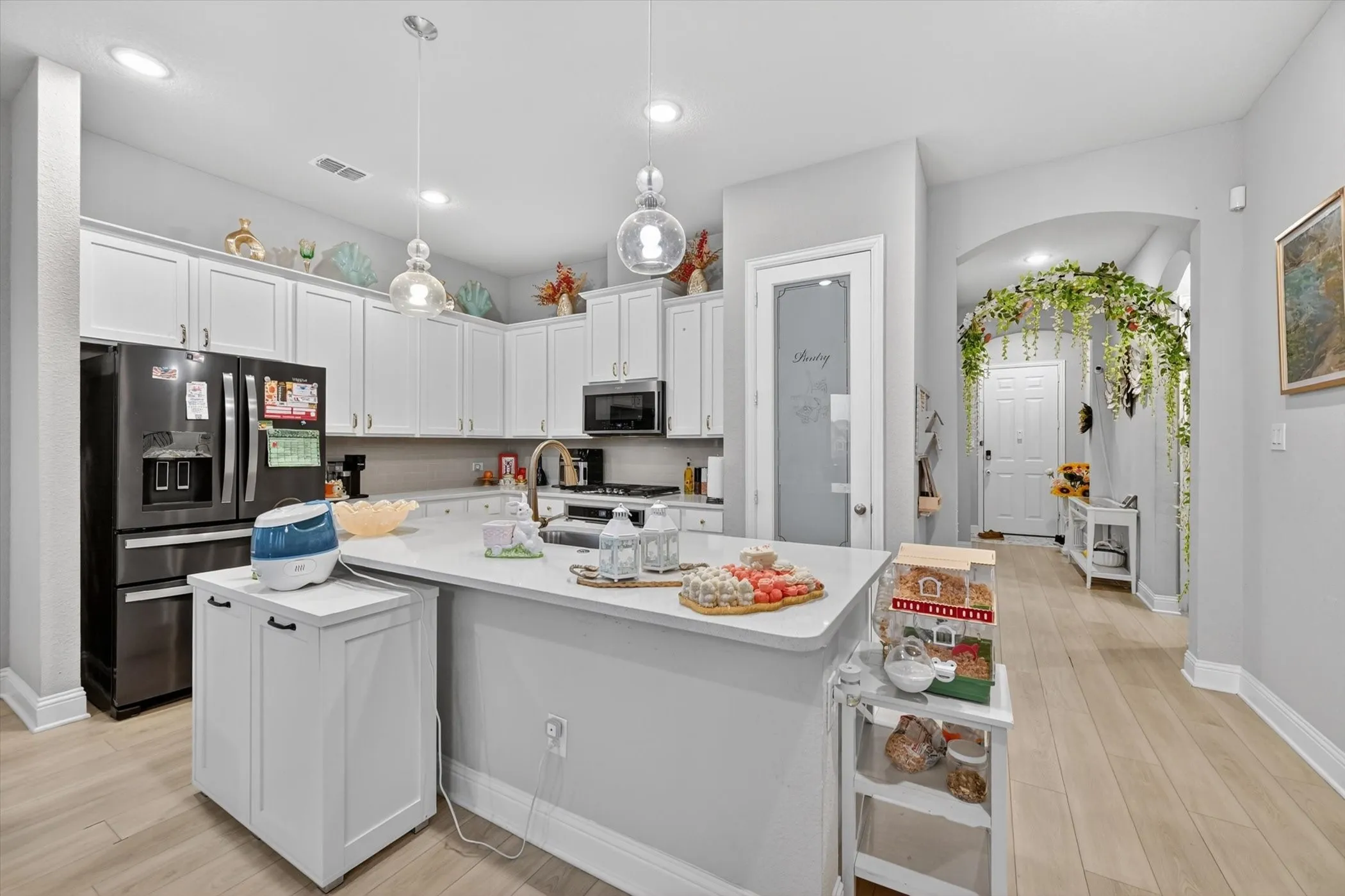 Single Family Residence For Sale in Tarrant County , 2814 Grand Lookout Lane, Arlington, Texas 76001, 4 Bedroom, 3 Bathroom, 2 Garage spaces, 2,504 Sqft, built in 2021, mls#21397623, Real Estate Agent in Arlington, Homes For Sale in Tarrant county, Homes For Sale in Arlington, Realtor in Arlington Texas, Real Estate Brokerage Independent Realty Texas, Luminita Cordes Realtor