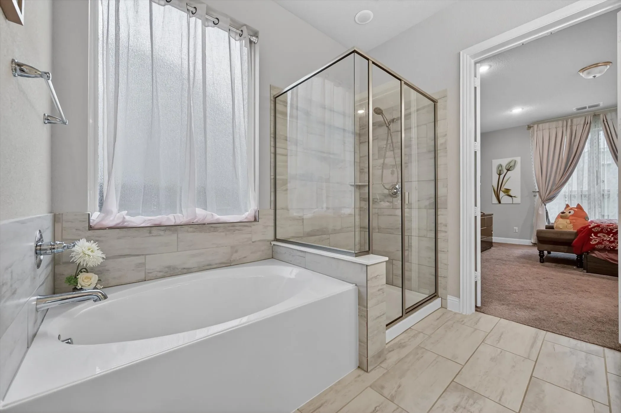 Single Family Residence For Sale in Tarrant County , 2814 Grand Lookout Lane, Arlington, Texas 76001, 4 Bedroom, 3 Bathroom, 2 Garage spaces, 2,504 Sqft, built in 2021, mls#21397623, Real Estate Agent in Arlington, Homes For Sale in Tarrant county, Homes For Sale in Arlington, Realtor in Arlington Texas, Real Estate Brokerage Independent Realty Texas, Luminita Cordes Realtor