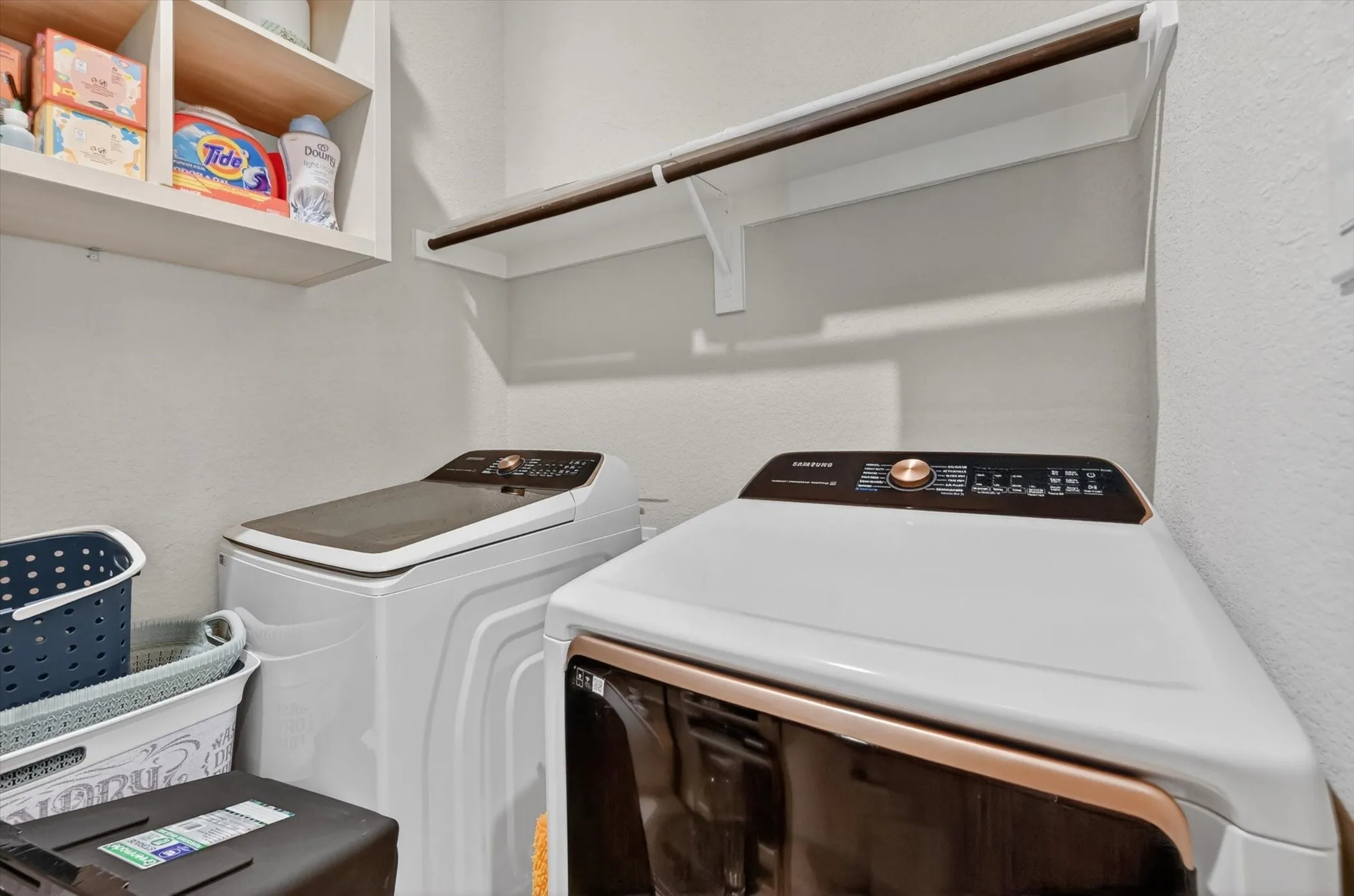 Single Family Residence For Sale in Tarrant County , 2814 Grand Lookout Lane, Arlington, Texas 76001, 4 Bedroom, 3 Bathroom, 2 Garage spaces, 2,504 Sqft, built in 2021, mls#21397623, Real Estate Agent in Arlington, Homes For Sale in Tarrant county, Homes For Sale in Arlington, Realtor in Arlington Texas, Real Estate Brokerage Independent Realty Texas, Luminita Cordes Realtor
