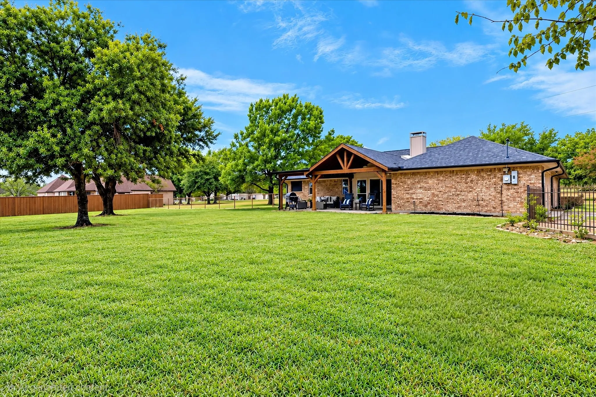 Single Family Residence For Sale in Collin County , 1694 Betts Lane, Prosper, Texas 75078, 3 Bedroom, 2 Bathroom, 2 Garage spaces, 2,298 Sqft, built in 1986, mls#21396909, Real Estate Agent in Prosper, Homes For Sale in Collin county, Homes For Sale in Prosper, Realtor in Prosper Texas, Real Estate Brokerage Independent Realty Texas, Luminita Cordes Realtor