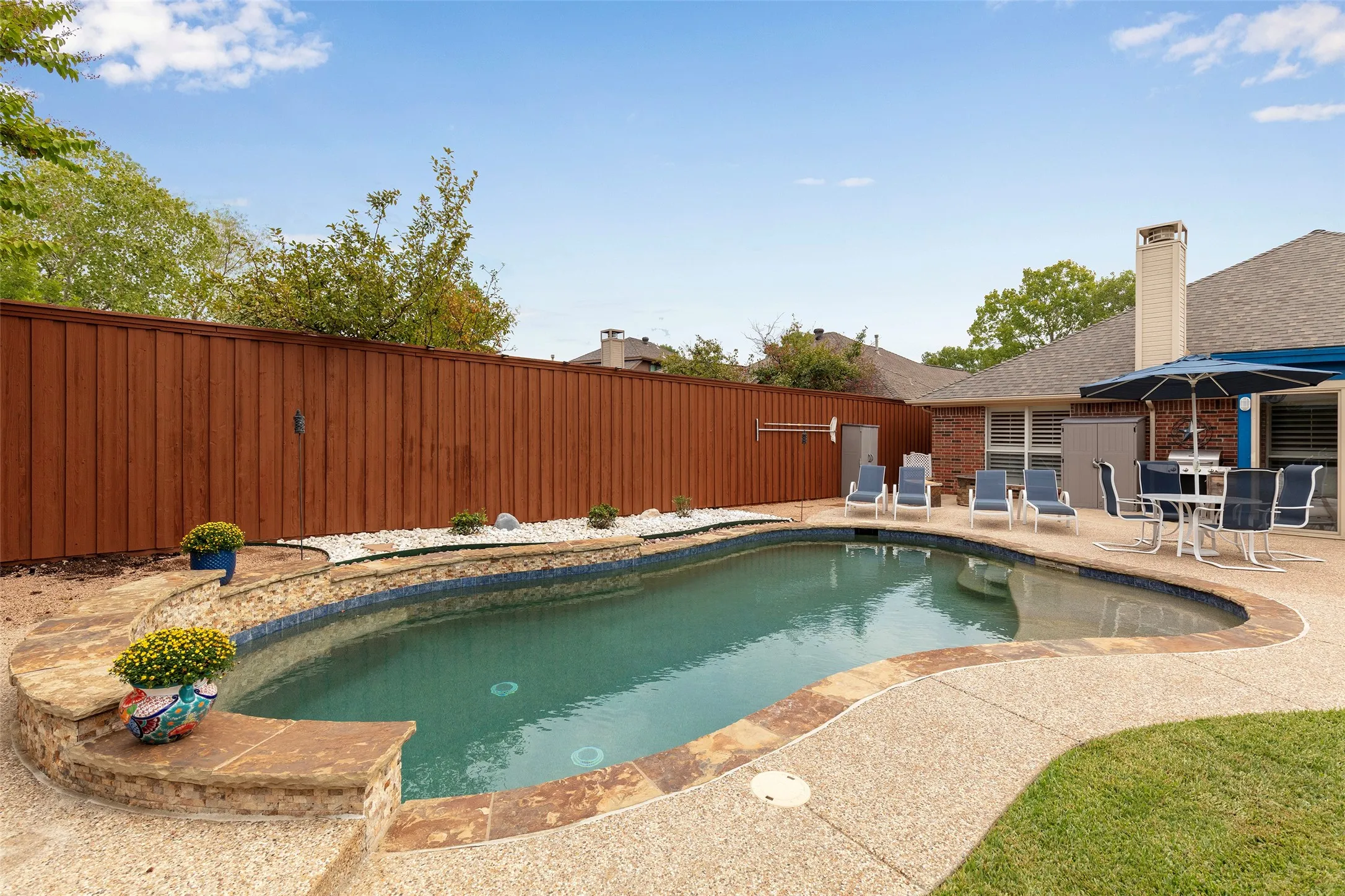 Single Family Residence For Sale in Denton County , 1829 Melton Drive, Carrollton, Texas 75010, 3 Bedroom, 2 Bathroom, 2 Garage spaces, 1,850 Sqft, built in 2001, mls#21397587, Real Estate Agent in Carrollton, Homes For Sale in Denton county, Homes For Sale in Carrollton, Realtor in Carrollton Texas, Real Estate Brokerage Independent Realty Texas, Luminita Cordes Realtor