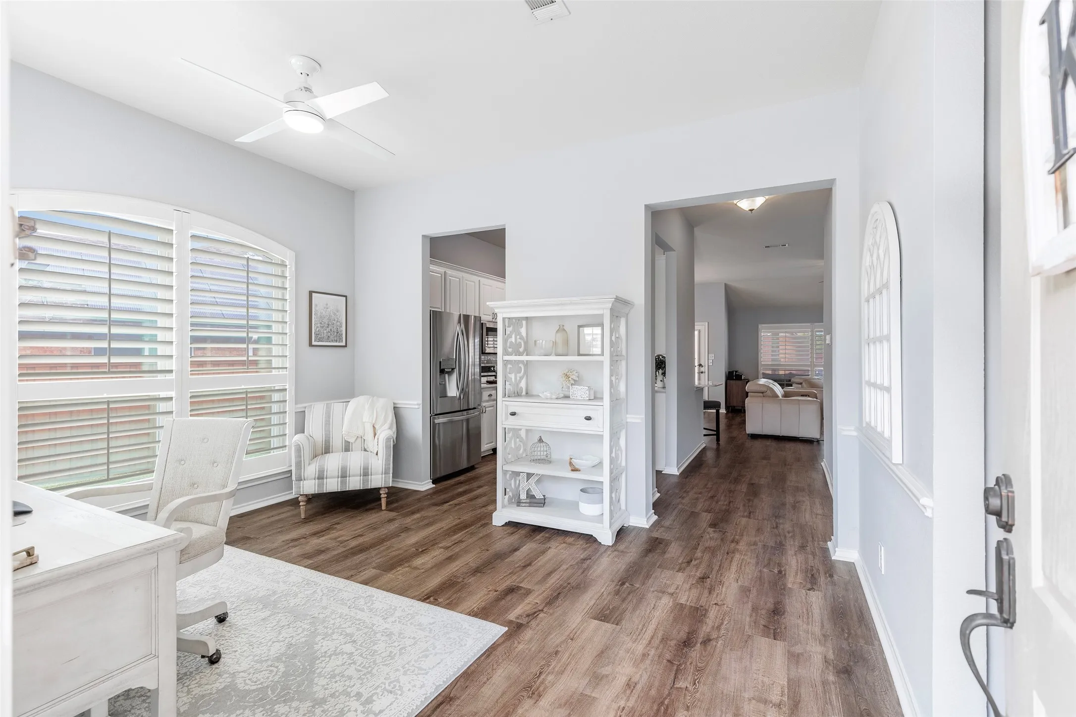 Single Family Residence For Sale in Denton County , 1829 Melton Drive, Carrollton, Texas 75010, 3 Bedroom, 2 Bathroom, 2 Garage spaces, 1,850 Sqft, built in 2001, mls#21397587, Real Estate Agent in Carrollton, Homes For Sale in Denton county, Homes For Sale in Carrollton, Realtor in Carrollton Texas, Real Estate Brokerage Independent Realty Texas, Luminita Cordes Realtor