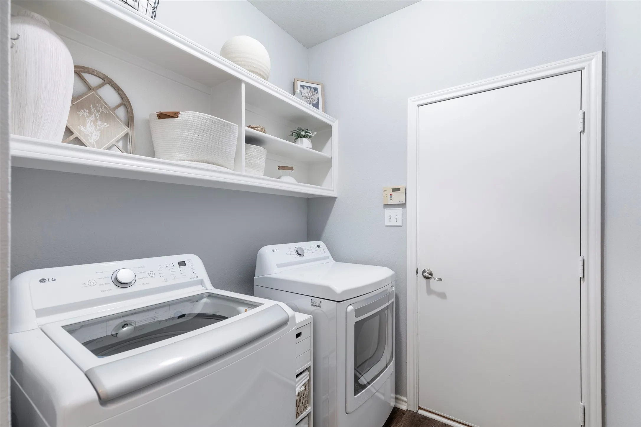 Single Family Residence For Sale in Denton County , 1829 Melton Drive, Carrollton, Texas 75010, 3 Bedroom, 2 Bathroom, 2 Garage spaces, 1,850 Sqft, built in 2001, mls#21397587, Real Estate Agent in Carrollton, Homes For Sale in Denton county, Homes For Sale in Carrollton, Realtor in Carrollton Texas, Real Estate Brokerage Independent Realty Texas, Luminita Cordes Realtor