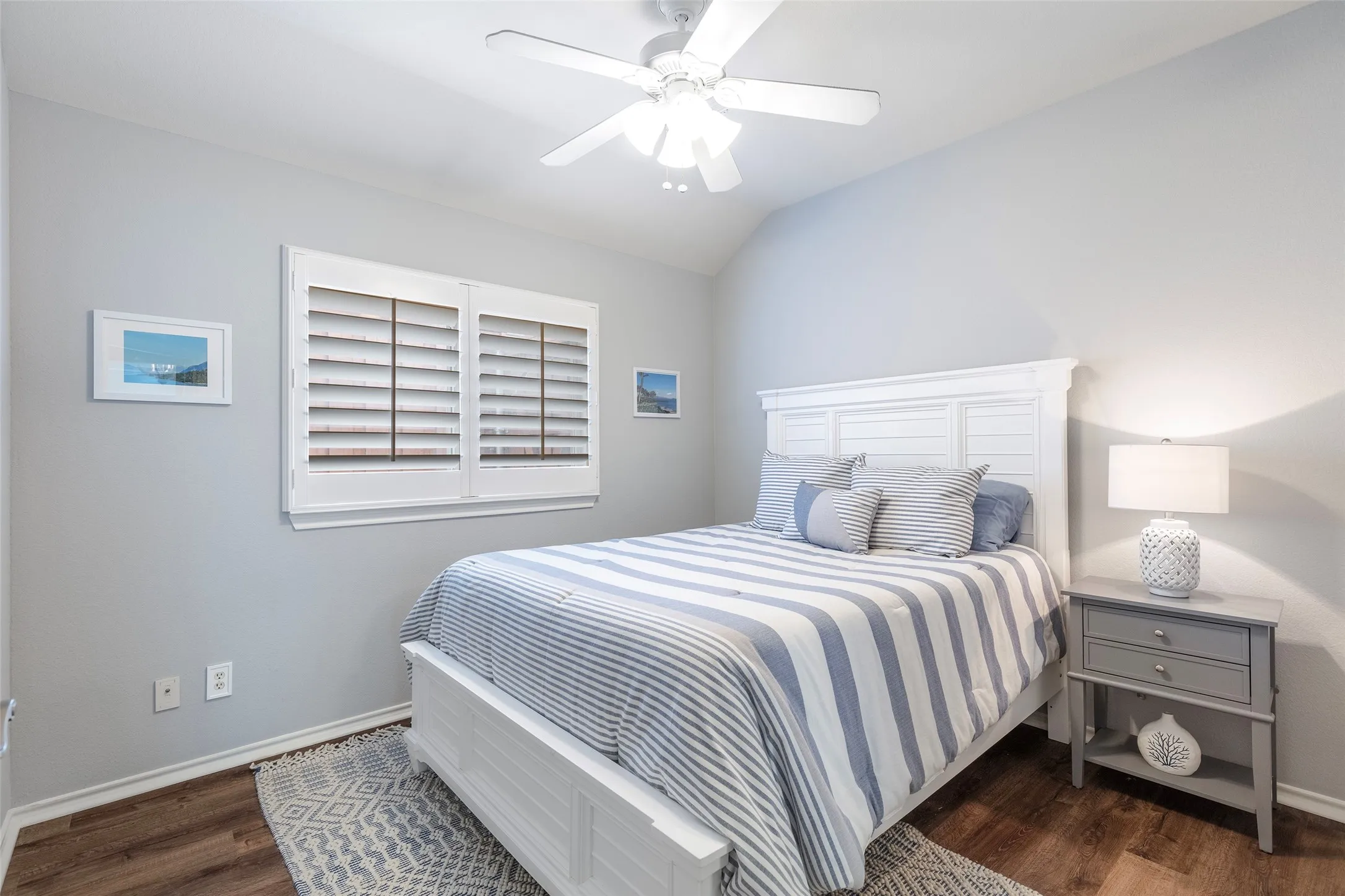 Single Family Residence For Sale in Denton County , 1829 Melton Drive, Carrollton, Texas 75010, 3 Bedroom, 2 Bathroom, 2 Garage spaces, 1,850 Sqft, built in 2001, mls#21397587, Real Estate Agent in Carrollton, Homes For Sale in Denton county, Homes For Sale in Carrollton, Realtor in Carrollton Texas, Real Estate Brokerage Independent Realty Texas, Luminita Cordes Realtor