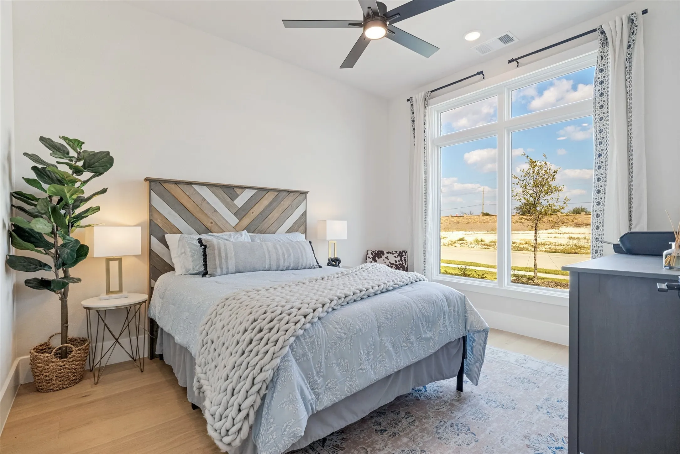 Single Family Residence For Sale in Parker County , 412 Fire Blade Drive, Aledo, Texas 76008, 4 Bedroom, 4 Bathroom, 2 Garage spaces, 3,713 Sqft, built in 2024, mls#21398861, Real Estate Agent in Aledo, Homes For Sale in Parker county, Homes For Sale in Aledo, Realtor in Aledo Texas, Real Estate Brokerage Independent Realty Texas, Luminita Cordes Realtor
