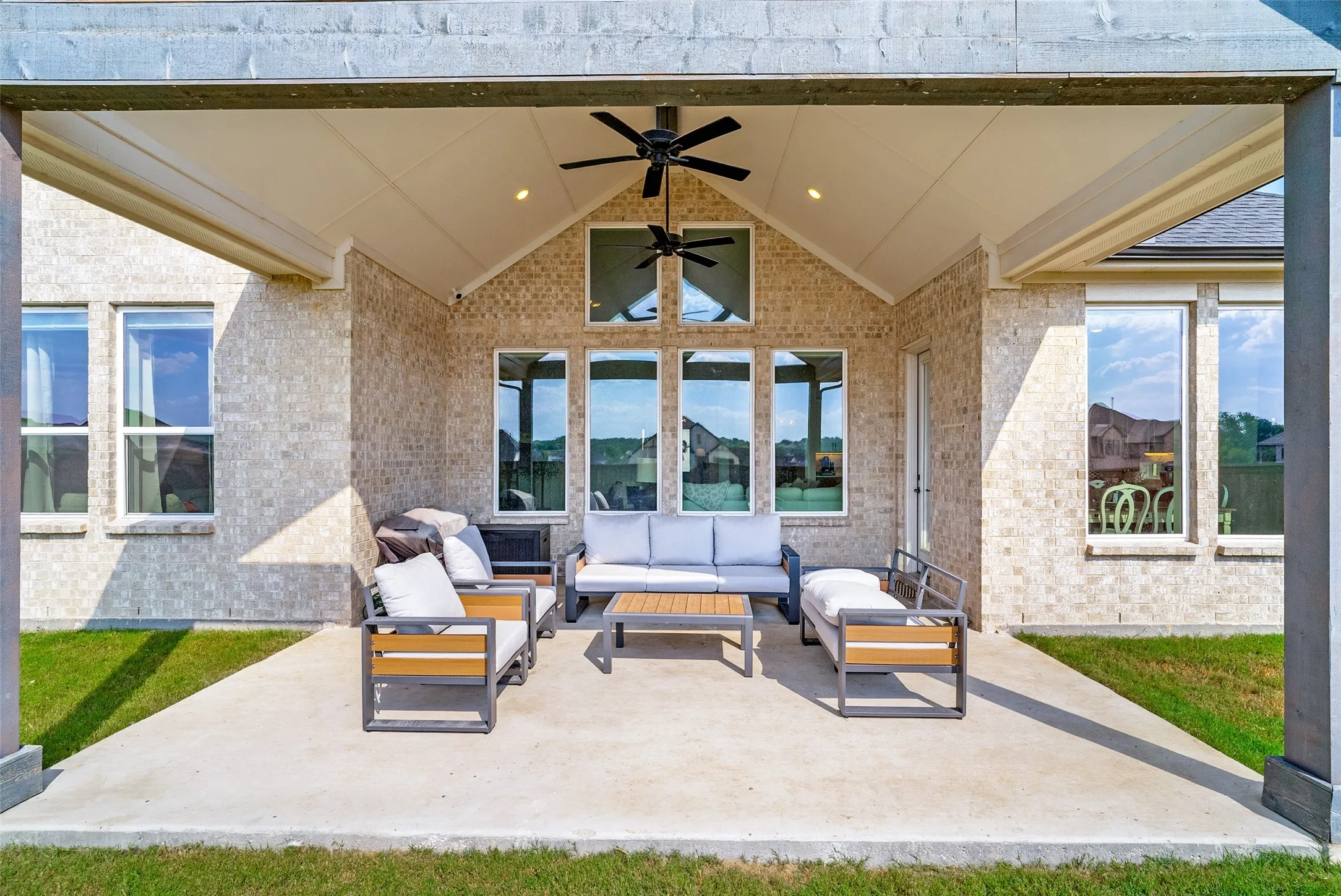 Single Family Residence For Sale in Parker County , 412 Fire Blade Drive, Aledo, Texas 76008, 4 Bedroom, 4 Bathroom, 2 Garage spaces, 3,713 Sqft, built in 2024, mls#21398861, Real Estate Agent in Aledo, Homes For Sale in Parker county, Homes For Sale in Aledo, Realtor in Aledo Texas, Real Estate Brokerage Independent Realty Texas, Luminita Cordes Realtor