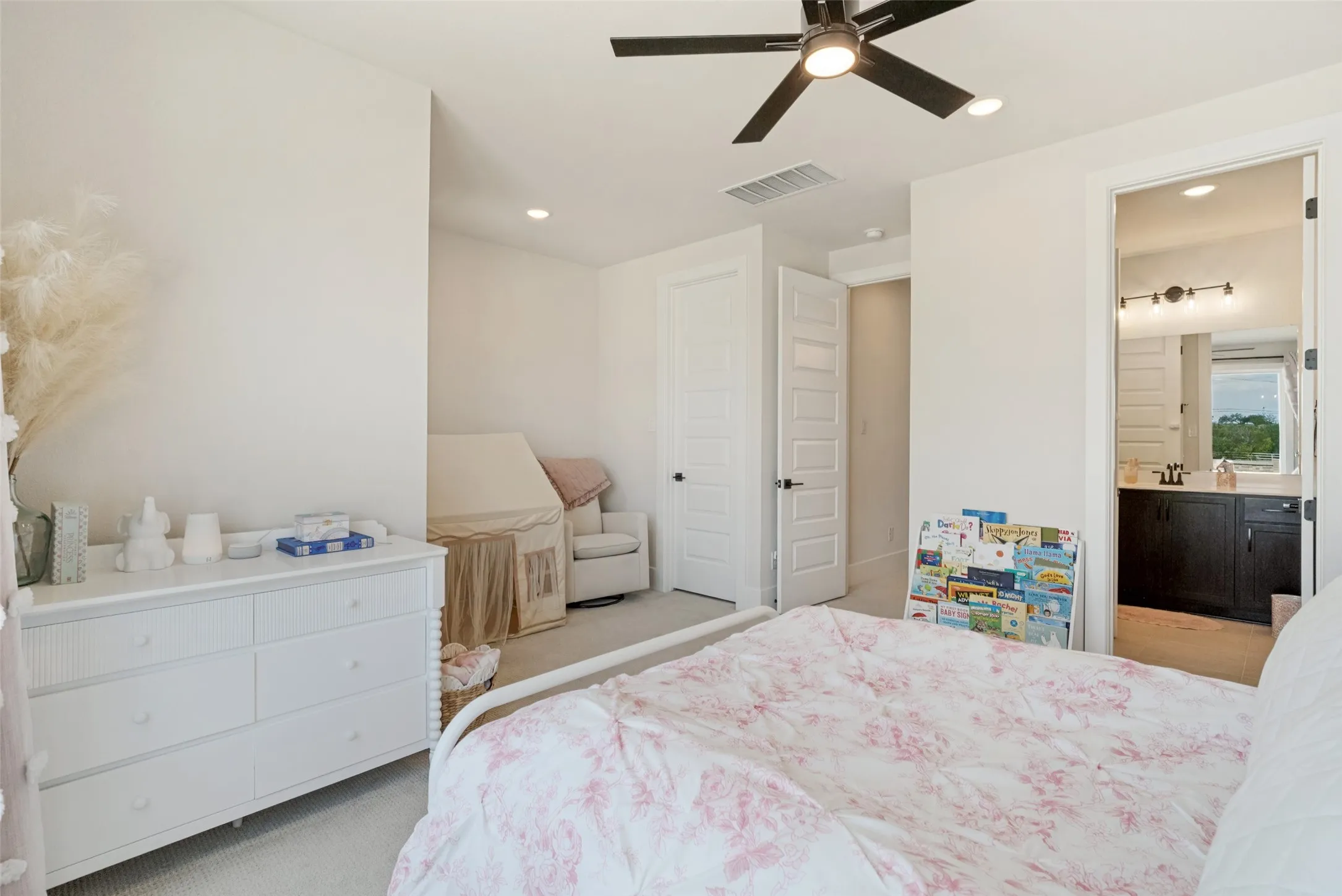 Single Family Residence For Sale in Parker County , 412 Fire Blade Drive, Aledo, Texas 76008, 4 Bedroom, 4 Bathroom, 2 Garage spaces, 3,713 Sqft, built in 2024, mls#21398861, Real Estate Agent in Aledo, Homes For Sale in Parker county, Homes For Sale in Aledo, Realtor in Aledo Texas, Real Estate Brokerage Independent Realty Texas, Luminita Cordes Realtor