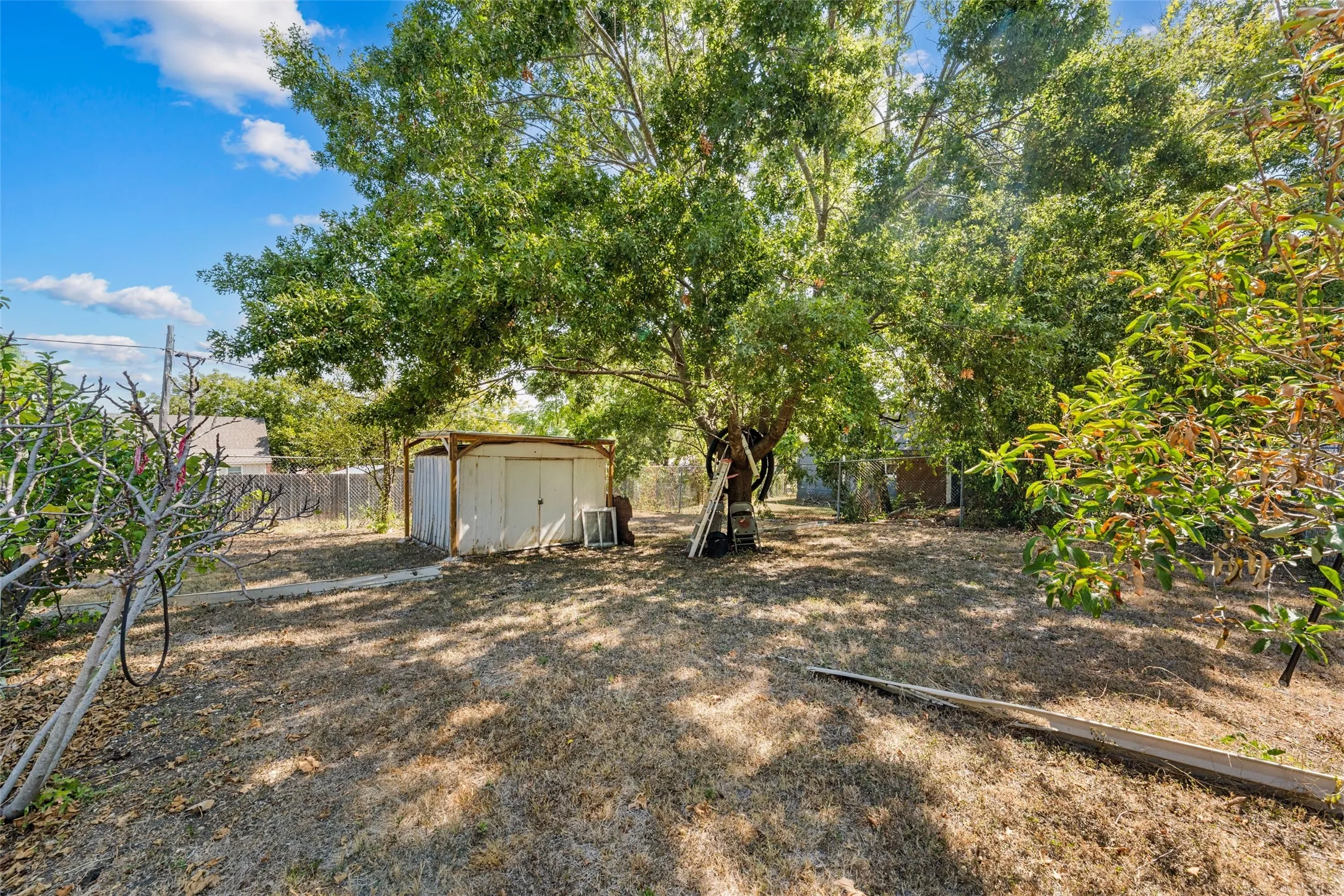 Single Family Residence For Sale in Mc Lennan County , 708 S 16th Street, Waco, Texas 76706, 2 Bedroom, 1 Bathroom, Garage spaces, 1,188 Sqft, built in 1940, mls#21399228, Real Estate Agent in Waco, Homes For Sale in Mc Lennan county, Homes For Sale in Waco, Realtor in Waco Texas, Real Estate Brokerage Independent Realty Texas, Luminita Cordes Realtor