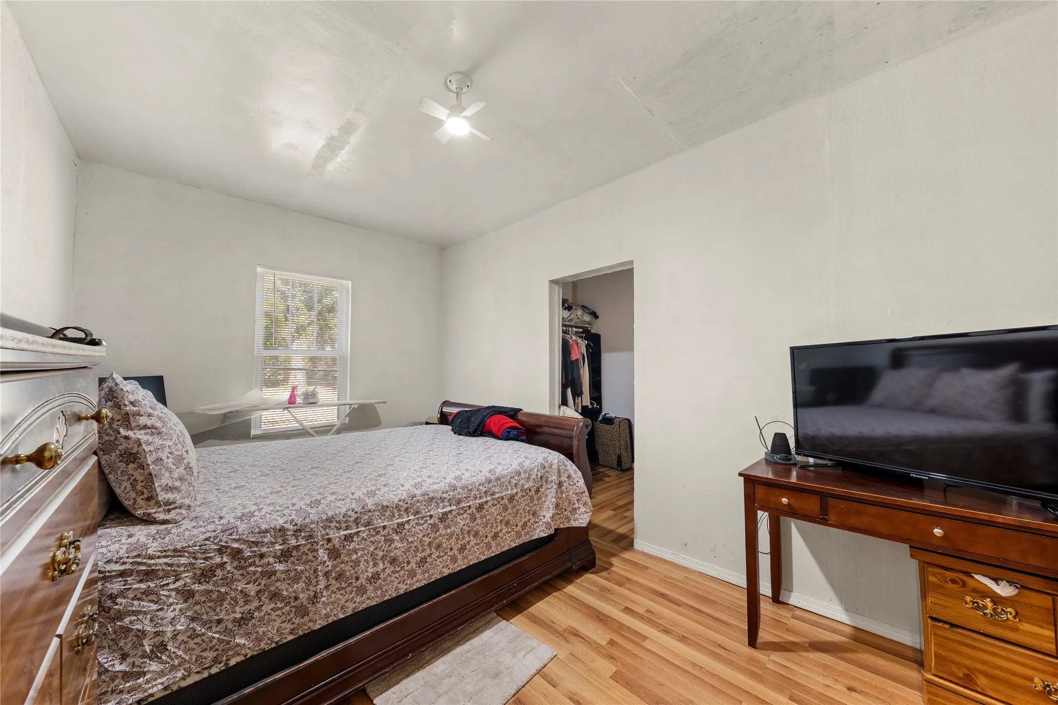 Single Family Residence For Sale in Mc Lennan County , 708 S 16th Street, Waco, Texas 76706, 2 Bedroom, 1 Bathroom, Garage spaces, 1,188 Sqft, built in 1940, mls#21399228, Real Estate Agent in Waco, Homes For Sale in Mc Lennan county, Homes For Sale in Waco, Realtor in Waco Texas, Real Estate Brokerage Independent Realty Texas, Luminita Cordes Realtor