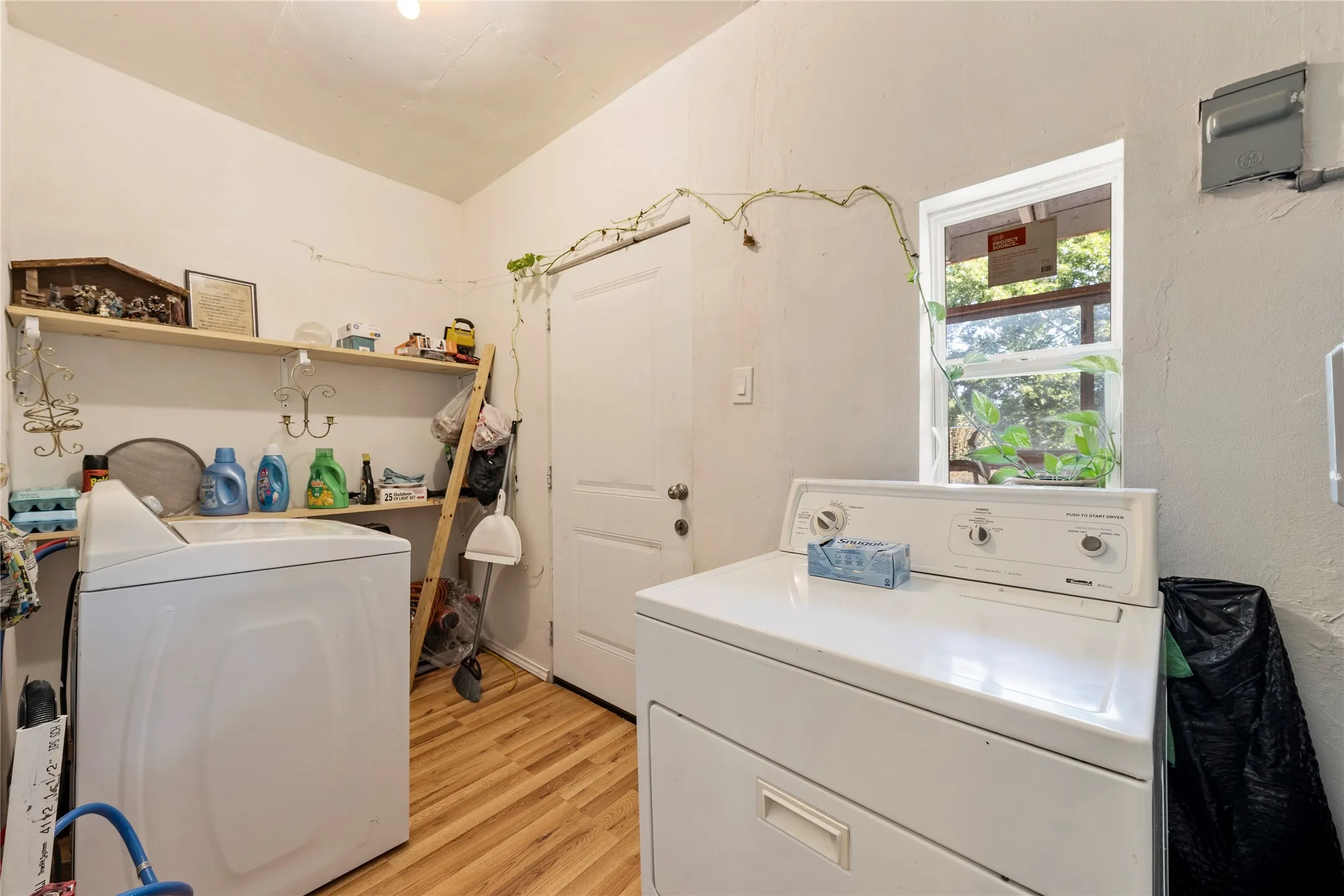 Single Family Residence For Sale in Mc Lennan County , 708 S 16th Street, Waco, Texas 76706, 2 Bedroom, 1 Bathroom, Garage spaces, 1,188 Sqft, built in 1940, mls#21399228, Real Estate Agent in Waco, Homes For Sale in Mc Lennan county, Homes For Sale in Waco, Realtor in Waco Texas, Real Estate Brokerage Independent Realty Texas, Luminita Cordes Realtor