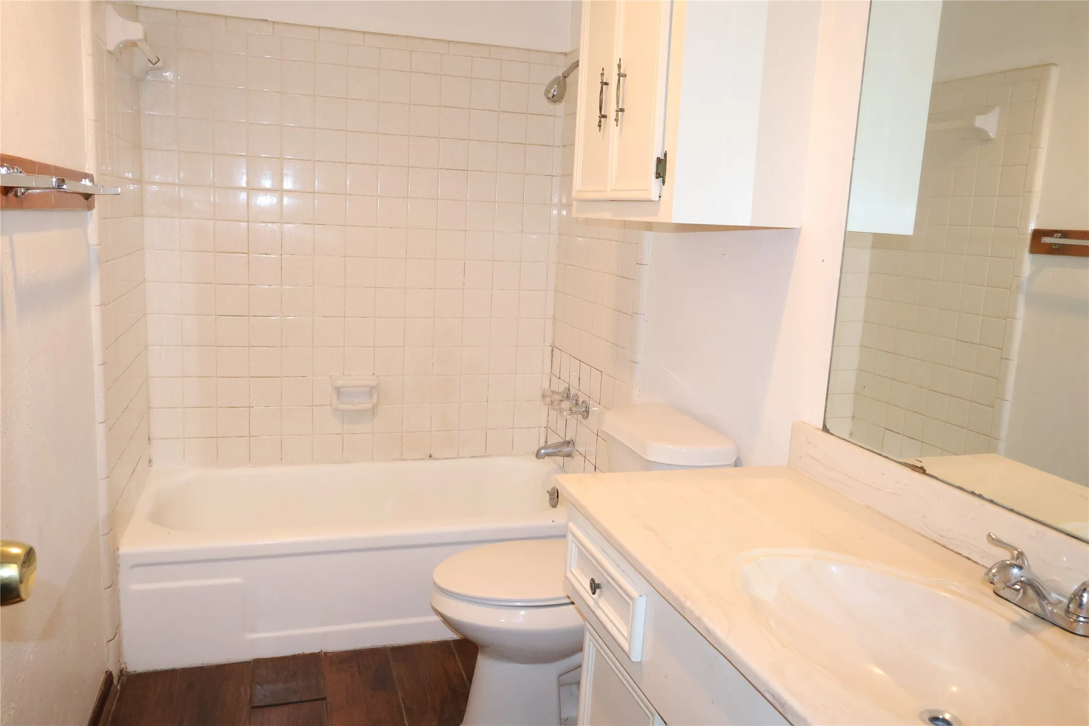 Single Family Residence For Rent in Dallas County , 4809 Frontier Road, Garland, Texas 75043, 4 Bedroom, 2 Bathroom, 1 Garage spaces, 1,257 Sqft, built in 1971, mls#21396378, Real Estate Agent in Garland, Homes For Rent in Dallas county, Homes For Rent in Garland, Realtor in Garland Texas, Real Estate Brokerage Independent Realty Texas, Luminita Cordes Realtor