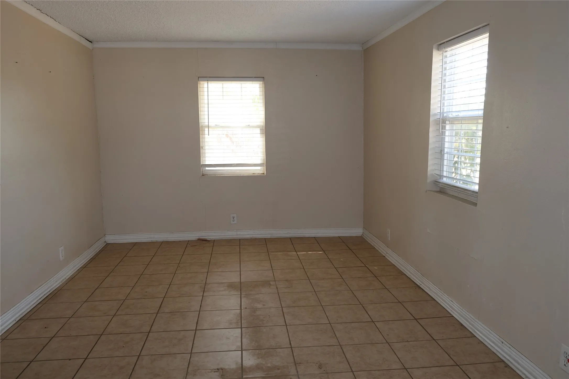 Single Family Residence For Sale in Dallas County , 1712 Potter Lane, Mesquite, Texas 75149, 4 Bedroom, 3 Bathroom, Garage spaces, 2,780 Sqft, built in 1942, mls#21396346, Real Estate Agent in Mesquite, Homes For Sale in Dallas county, Homes For Sale in Mesquite, Realtor in Mesquite Texas, Real Estate Brokerage Independent Realty Texas, Luminita Cordes Realtor
