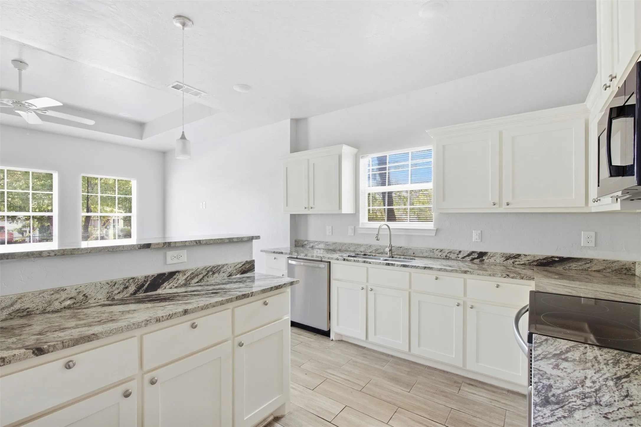 Single Family Residence For Rent in Hunt County , 4104 Gordon Street, Greenville, Texas 75401, 3 Bedroom, 2 Bathroom, 1 Garage spaces, 1,296 Sqft, built in 2021, mls#21399328, Real Estate Agent in Greenville, Homes For Rent in Hunt county, Homes For Rent in Greenville, Realtor in Greenville Texas, Real Estate Brokerage Independent Realty Texas, Luminita Cordes Realtor