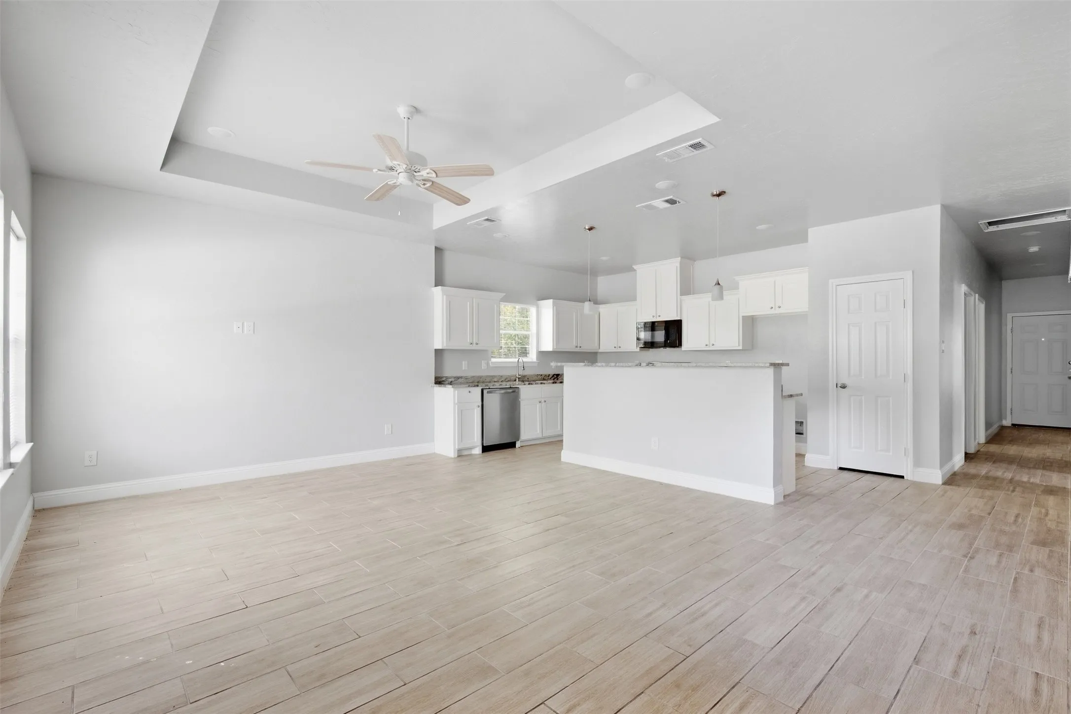 Single Family Residence For Rent in Hunt County , 4104 Gordon Street, Greenville, Texas 75401, 3 Bedroom, 2 Bathroom, 1 Garage spaces, 1,296 Sqft, built in 2021, mls#21399328, Real Estate Agent in Greenville, Homes For Rent in Hunt county, Homes For Rent in Greenville, Realtor in Greenville Texas, Real Estate Brokerage Independent Realty Texas, Luminita Cordes Realtor