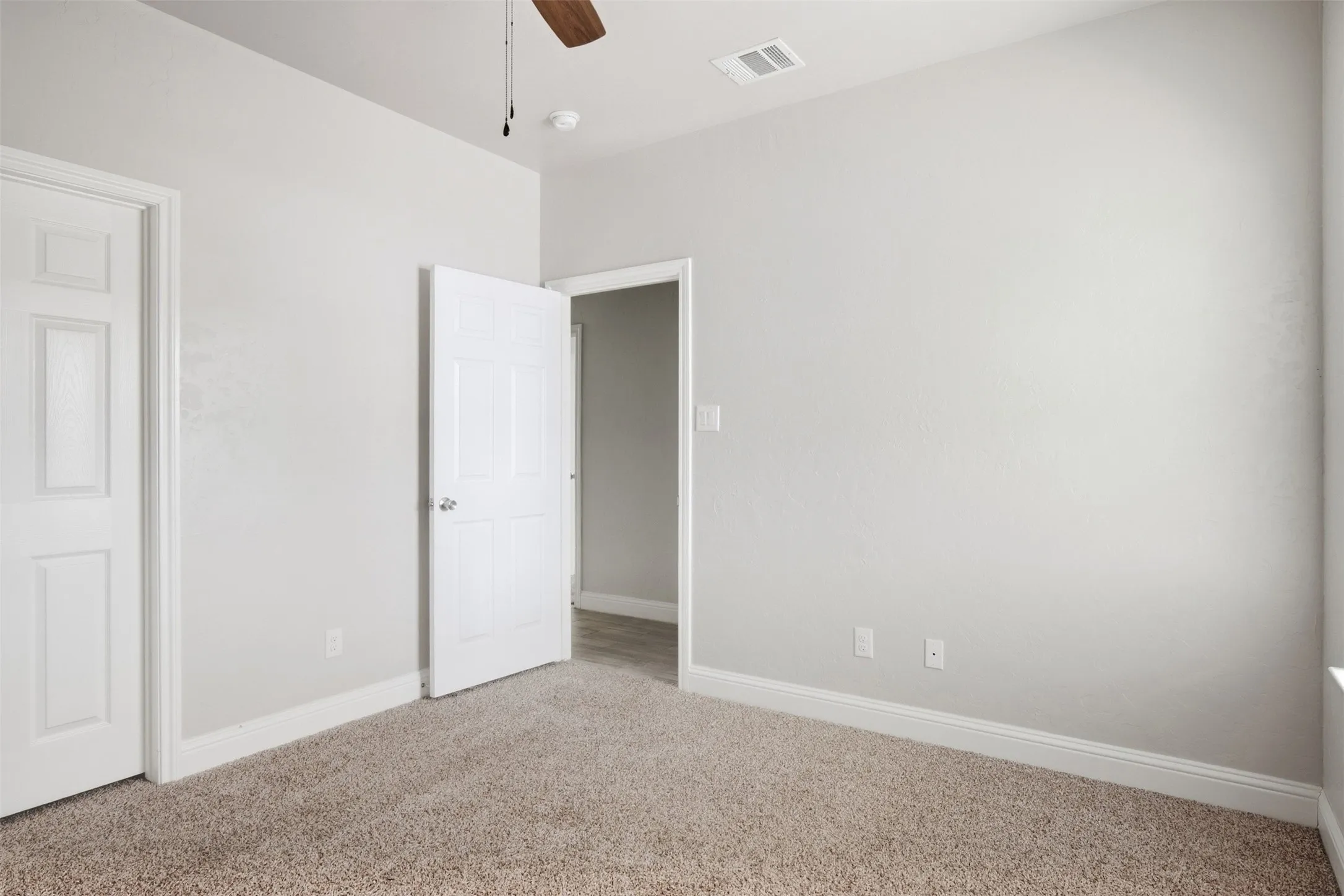 Single Family Residence For Rent in Hunt County , 4104 Gordon Street, Greenville, Texas 75401, 3 Bedroom, 2 Bathroom, 1 Garage spaces, 1,296 Sqft, built in 2021, mls#21399328, Real Estate Agent in Greenville, Homes For Rent in Hunt county, Homes For Rent in Greenville, Realtor in Greenville Texas, Real Estate Brokerage Independent Realty Texas, Luminita Cordes Realtor