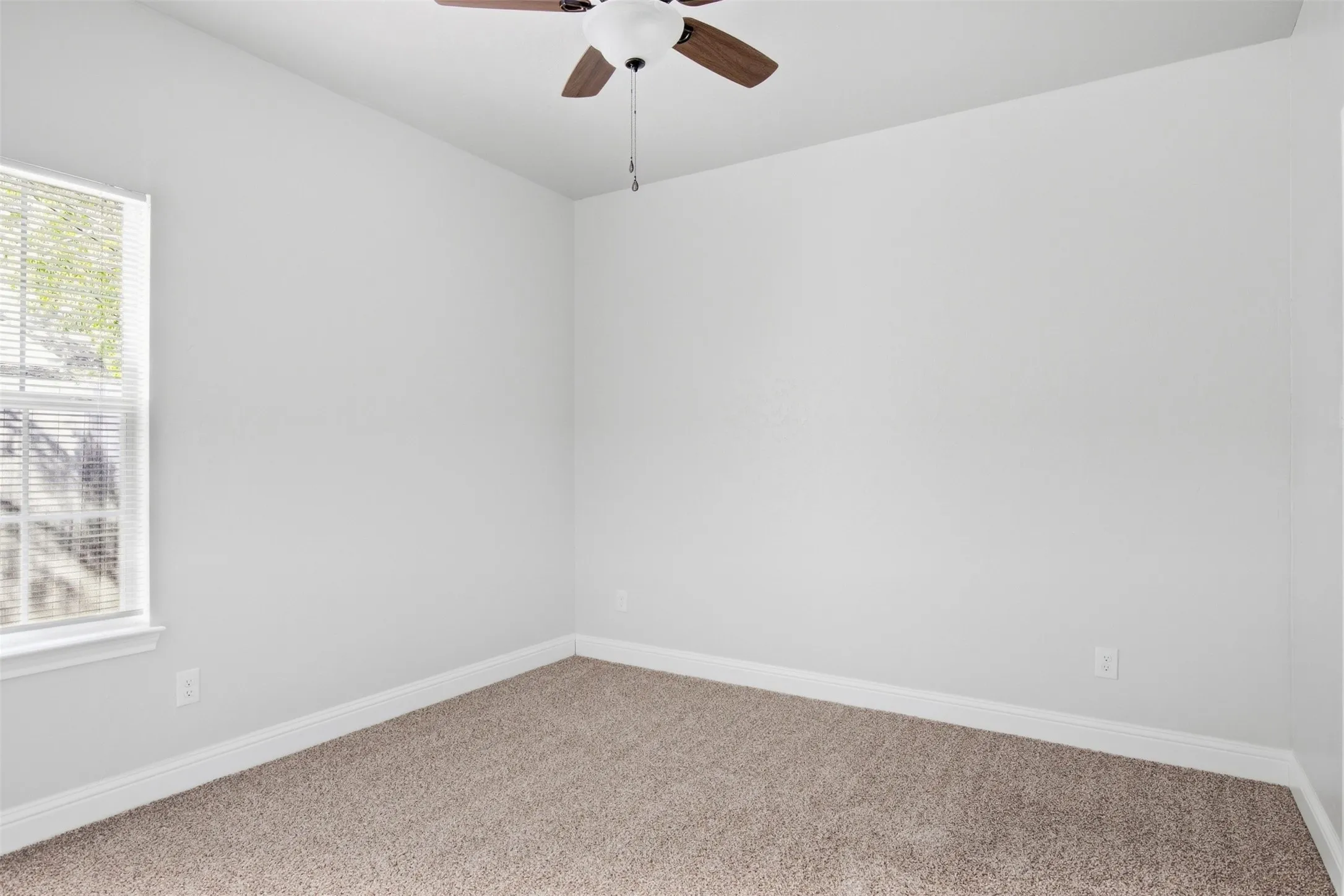 Single Family Residence For Rent in Hunt County , 4104 Gordon Street, Greenville, Texas 75401, 3 Bedroom, 2 Bathroom, 1 Garage spaces, 1,296 Sqft, built in 2021, mls#21399328, Real Estate Agent in Greenville, Homes For Rent in Hunt county, Homes For Rent in Greenville, Realtor in Greenville Texas, Real Estate Brokerage Independent Realty Texas, Luminita Cordes Realtor