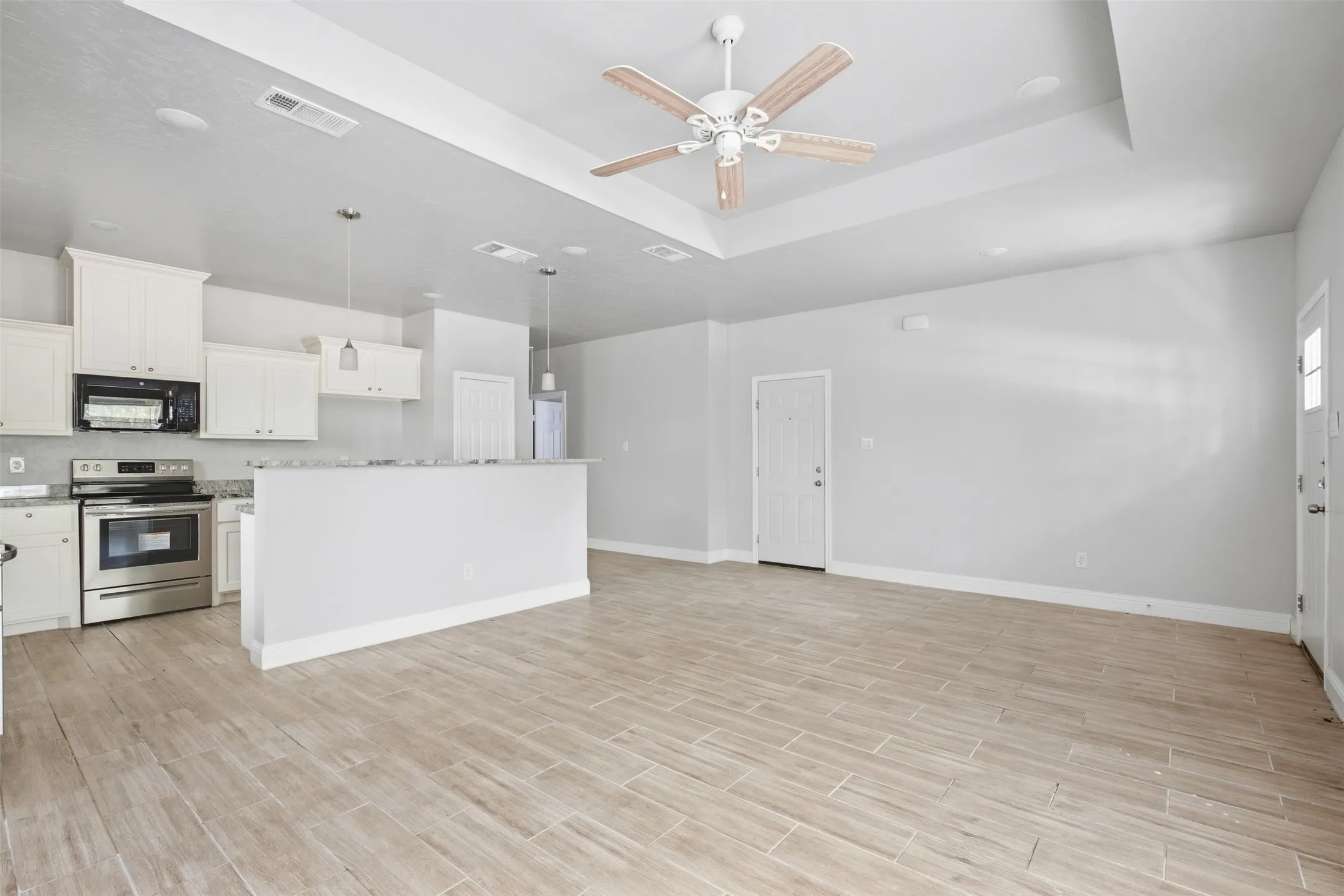 Single Family Residence For Rent in Hunt County , 4104 Gordon Street, Greenville, Texas 75401, 3 Bedroom, 2 Bathroom, 1 Garage spaces, 1,296 Sqft, built in 2021, mls#21399328, Real Estate Agent in Greenville, Homes For Rent in Hunt county, Homes For Rent in Greenville, Realtor in Greenville Texas, Real Estate Brokerage Independent Realty Texas, Luminita Cordes Realtor