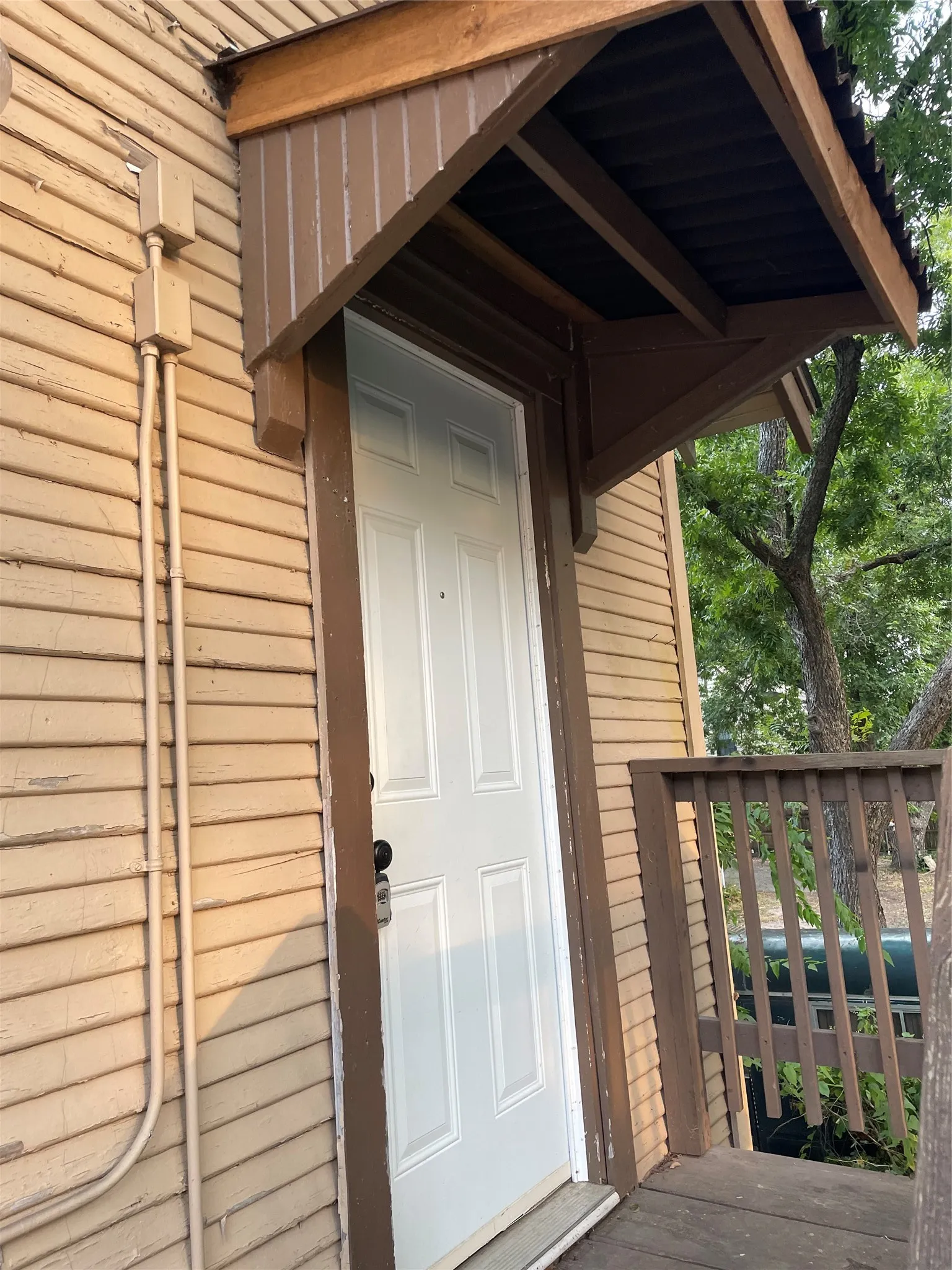 Single Family Residence For Rent in Denton County , 1007 Oakland Street 100, Denton, Texas 76201, 1 Bedroom, 1 Bathroom, Garage spaces, 888 Sqft, built in 1959, mls#21399332, Real Estate Agent in Denton, Homes For Rent in Denton county, Homes For Rent in Denton, Realtor in Denton Texas, Real Estate Brokerage Independent Realty Texas, Luminita Cordes Realtor