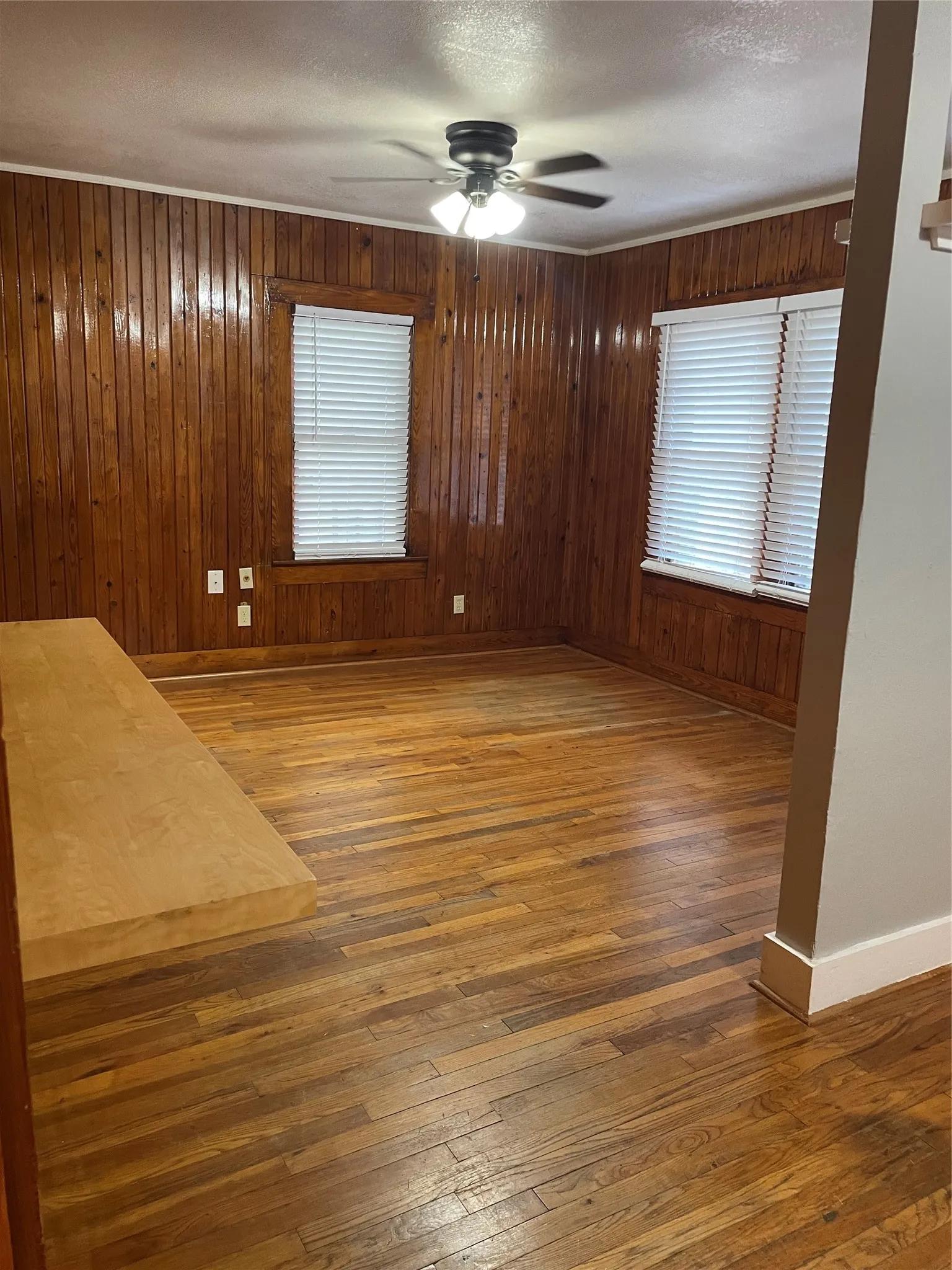Single Family Residence For Rent in Denton County , 1007 Oakland Street 100, Denton, Texas 76201, 1 Bedroom, 1 Bathroom, Garage spaces, 888 Sqft, built in 1959, mls#21399332, Real Estate Agent in Denton, Homes For Rent in Denton county, Homes For Rent in Denton, Realtor in Denton Texas, Real Estate Brokerage Independent Realty Texas, Luminita Cordes Realtor