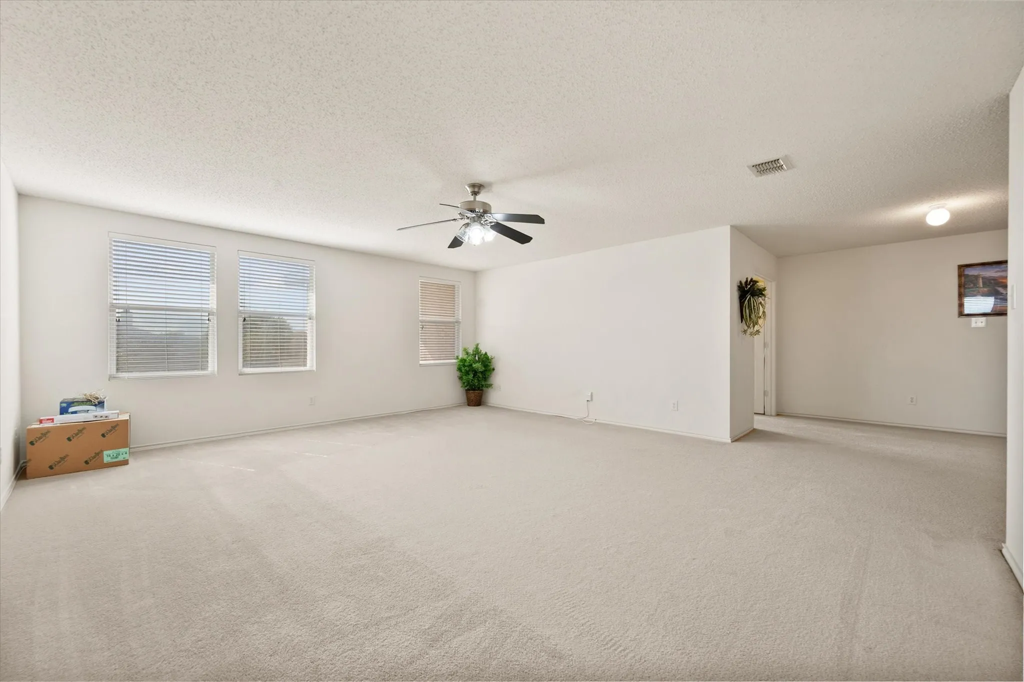 Single Family Residence For Rent in Tarrant County , 511 Travis Ranch Trail, Arlington, Texas 76002, 4 Bedroom, 2 Bathroom, 2 Garage spaces, 3,994 Sqft, built in 2005, mls#21399331, Real Estate Agent in Arlington, Homes For Rent in Tarrant county, Homes For Rent in Arlington, Realtor in Arlington Texas, Real Estate Brokerage Independent Realty Texas, Luminita Cordes Realtor