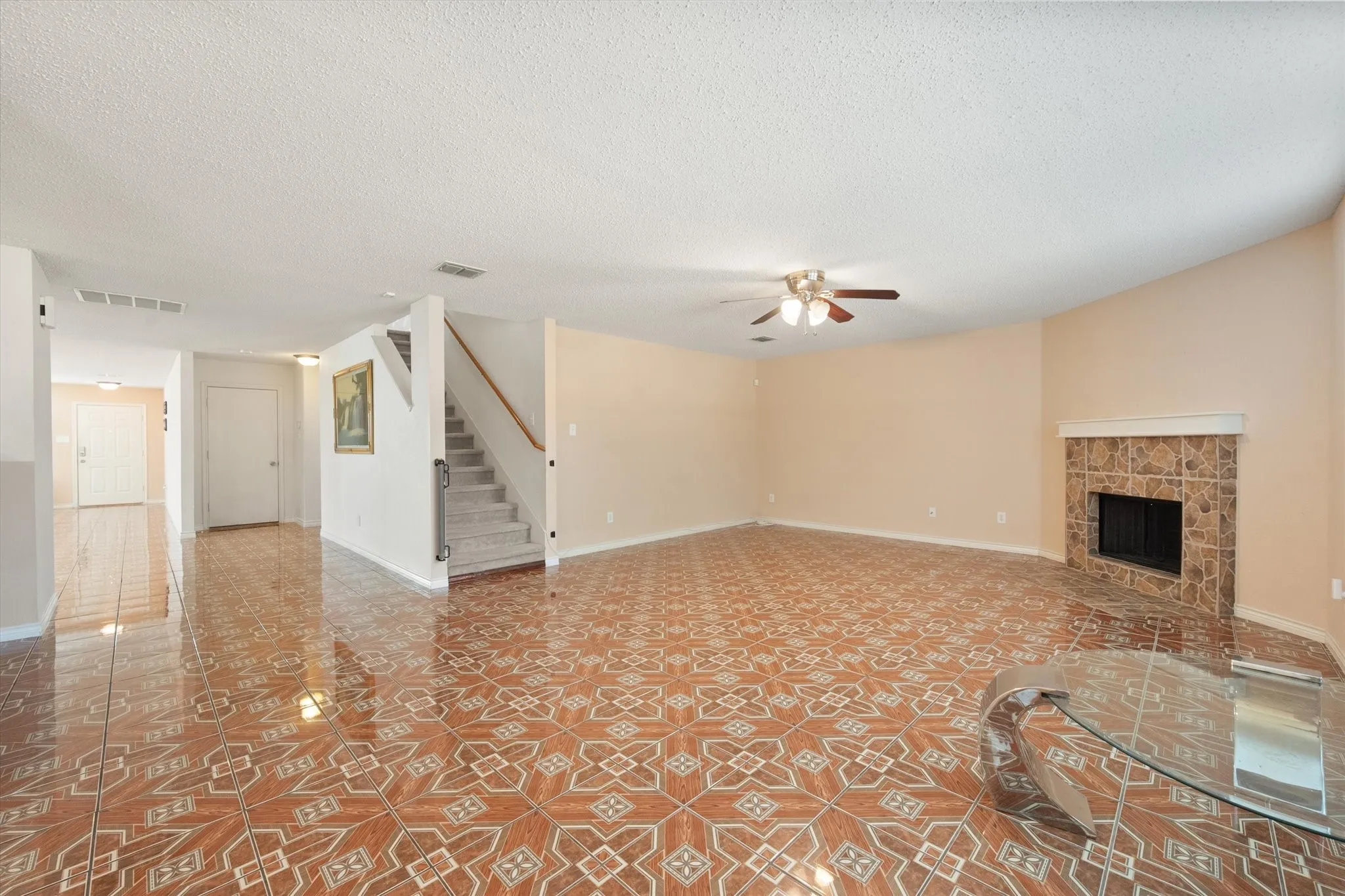 Single Family Residence For Rent in Tarrant County , 511 Travis Ranch Trail, Arlington, Texas 76002, 4 Bedroom, 2 Bathroom, 2 Garage spaces, 3,994 Sqft, built in 2005, mls#21399331, Real Estate Agent in Arlington, Homes For Rent in Tarrant county, Homes For Rent in Arlington, Realtor in Arlington Texas, Real Estate Brokerage Independent Realty Texas, Luminita Cordes Realtor