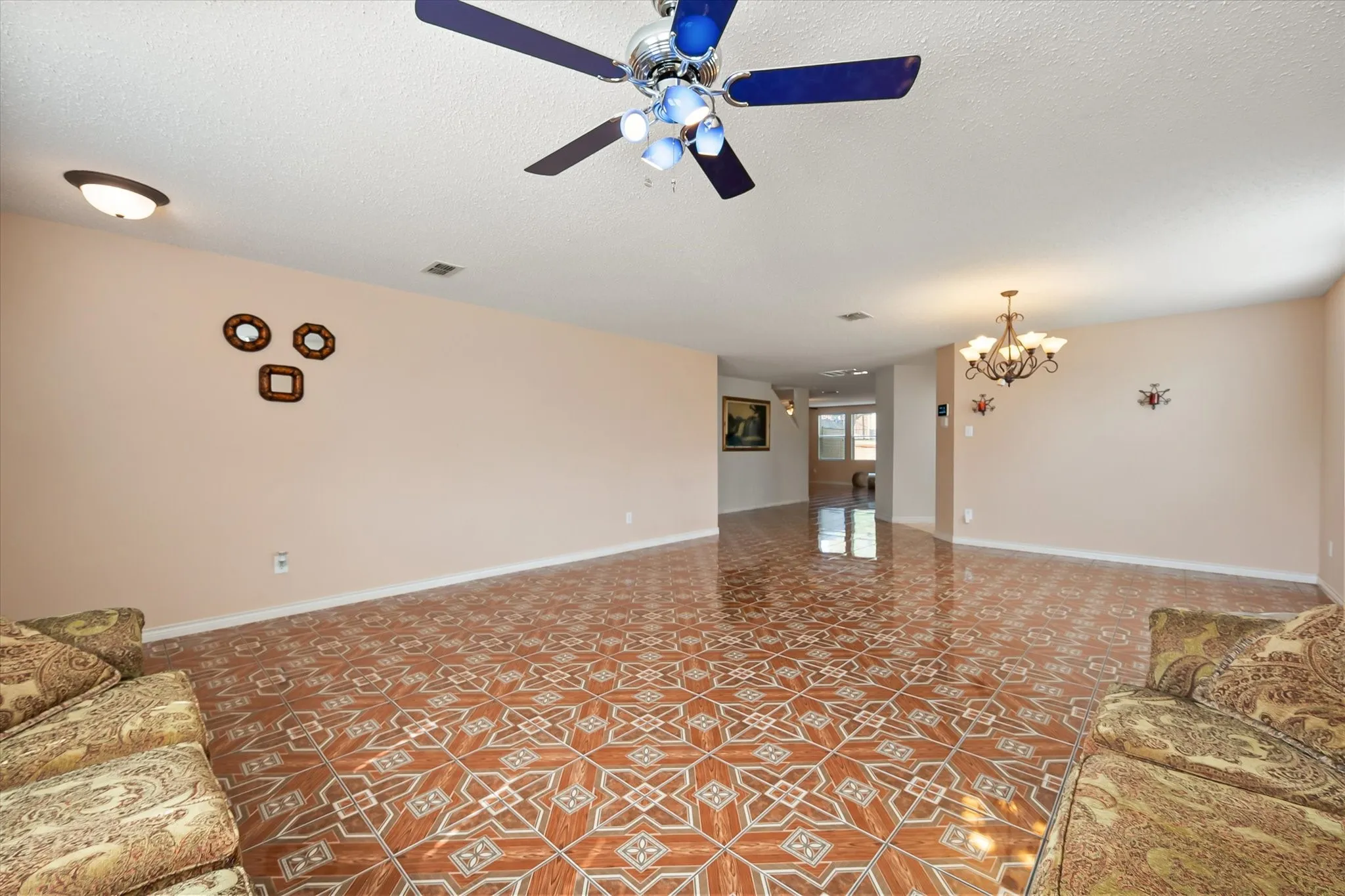 Single Family Residence For Rent in Tarrant County , 511 Travis Ranch Trail, Arlington, Texas 76002, 4 Bedroom, 2 Bathroom, 2 Garage spaces, 3,994 Sqft, built in 2005, mls#21399331, Real Estate Agent in Arlington, Homes For Rent in Tarrant county, Homes For Rent in Arlington, Realtor in Arlington Texas, Real Estate Brokerage Independent Realty Texas, Luminita Cordes Realtor