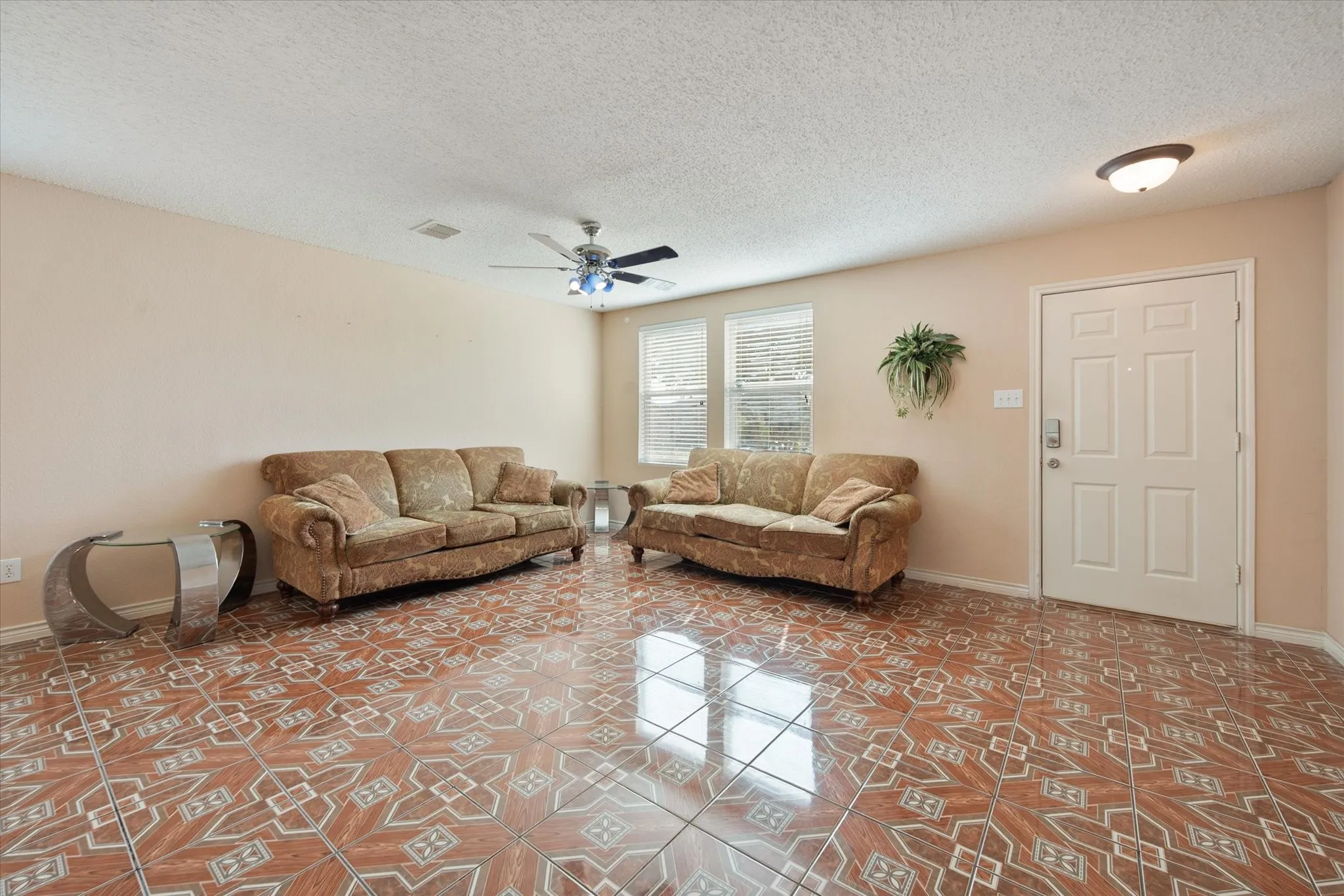 Single Family Residence For Rent in Tarrant County , 511 Travis Ranch Trail, Arlington, Texas 76002, 4 Bedroom, 2 Bathroom, 2 Garage spaces, 3,994 Sqft, built in 2005, mls#21399331, Real Estate Agent in Arlington, Homes For Rent in Tarrant county, Homes For Rent in Arlington, Realtor in Arlington Texas, Real Estate Brokerage Independent Realty Texas, Luminita Cordes Realtor