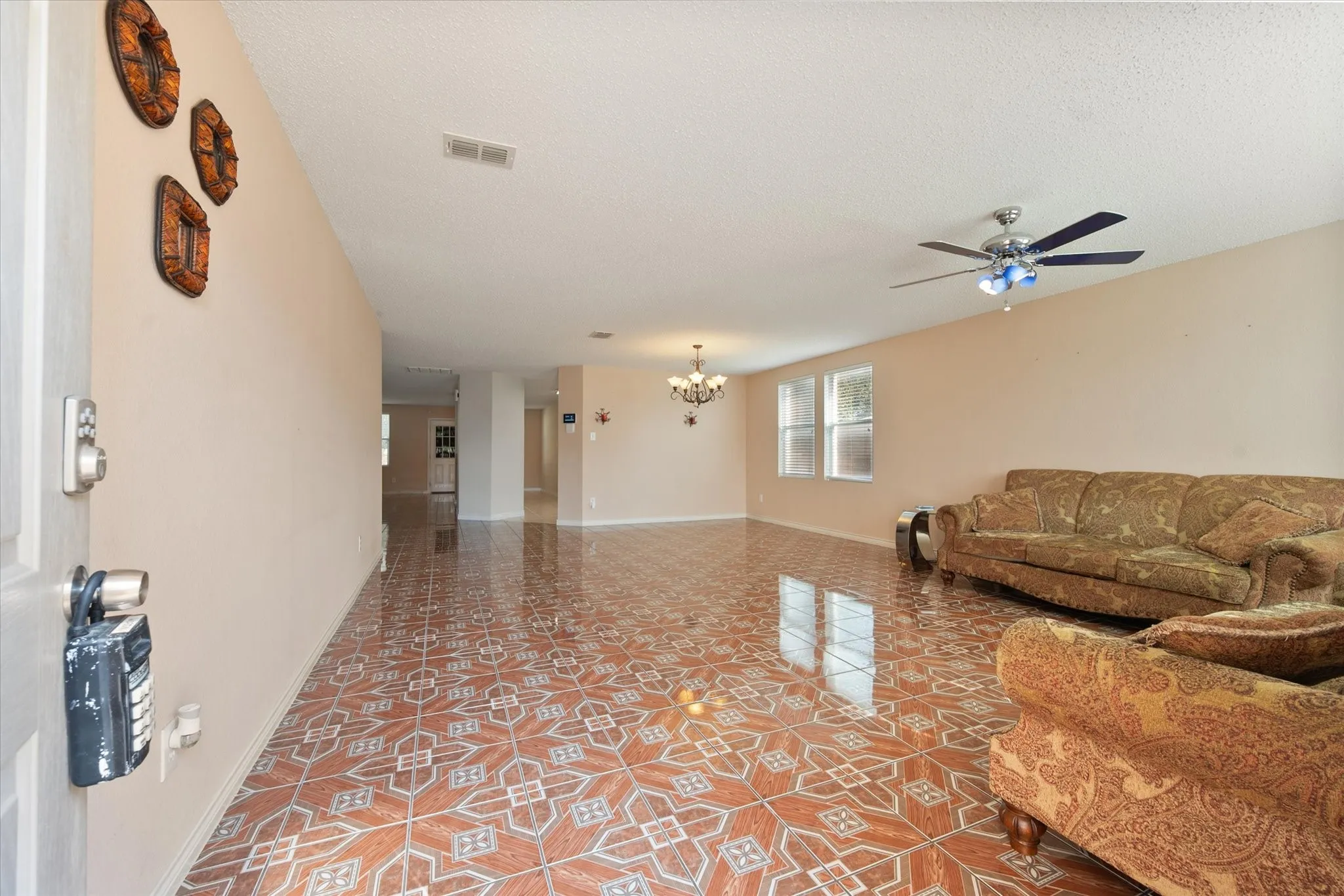 Single Family Residence For Rent in Tarrant County , 511 Travis Ranch Trail, Arlington, Texas 76002, 4 Bedroom, 2 Bathroom, 2 Garage spaces, 3,994 Sqft, built in 2005, mls#21399331, Real Estate Agent in Arlington, Homes For Rent in Tarrant county, Homes For Rent in Arlington, Realtor in Arlington Texas, Real Estate Brokerage Independent Realty Texas, Luminita Cordes Realtor