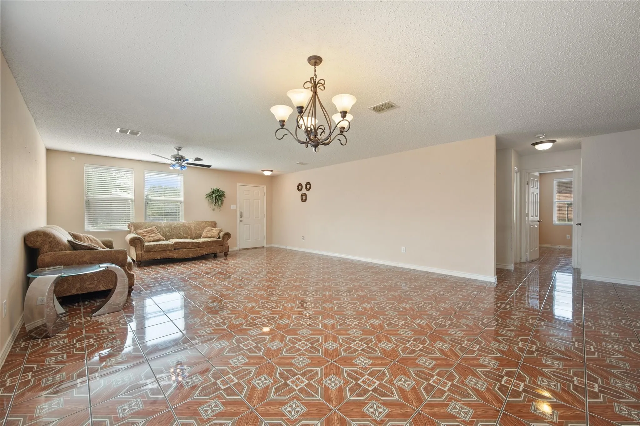 Single Family Residence For Rent in Tarrant County , 511 Travis Ranch Trail, Arlington, Texas 76002, 4 Bedroom, 2 Bathroom, 2 Garage spaces, 3,994 Sqft, built in 2005, mls#21399331, Real Estate Agent in Arlington, Homes For Rent in Tarrant county, Homes For Rent in Arlington, Realtor in Arlington Texas, Real Estate Brokerage Independent Realty Texas, Luminita Cordes Realtor