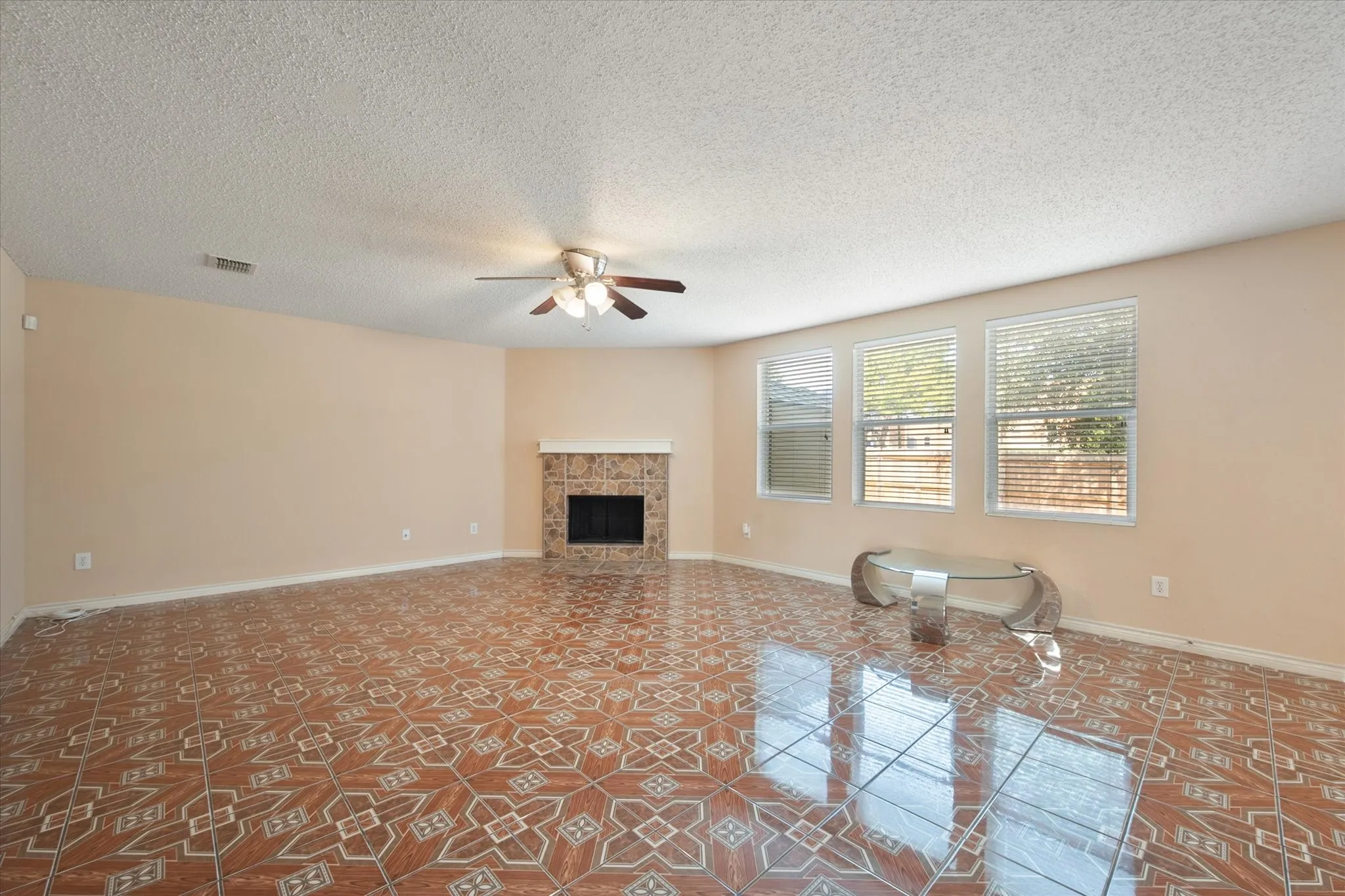 Single Family Residence For Rent in Tarrant County , 511 Travis Ranch Trail, Arlington, Texas 76002, 4 Bedroom, 2 Bathroom, 2 Garage spaces, 3,994 Sqft, built in 2005, mls#21399331, Real Estate Agent in Arlington, Homes For Rent in Tarrant county, Homes For Rent in Arlington, Realtor in Arlington Texas, Real Estate Brokerage Independent Realty Texas, Luminita Cordes Realtor