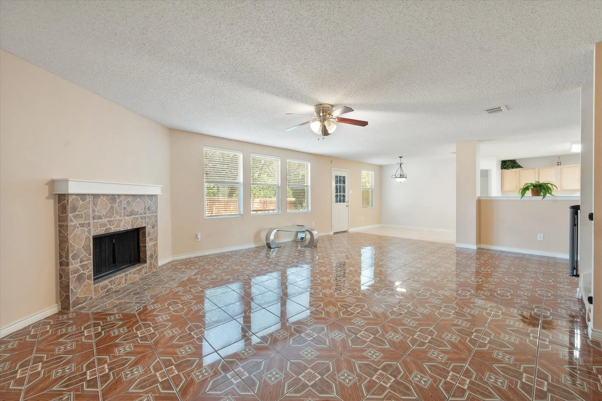 Single Family Residence For Rent in Tarrant County , 511 Travis Ranch Trail, Arlington, Texas 76002, 4 Bedroom, 2 Bathroom, 2 Garage spaces, 3,994 Sqft, built in 2005, mls#21399331, Real Estate Agent in Arlington, Homes For Rent in Tarrant county, Homes For Rent in Arlington, Realtor in Arlington Texas, Real Estate Brokerage Independent Realty Texas, Luminita Cordes Realtor