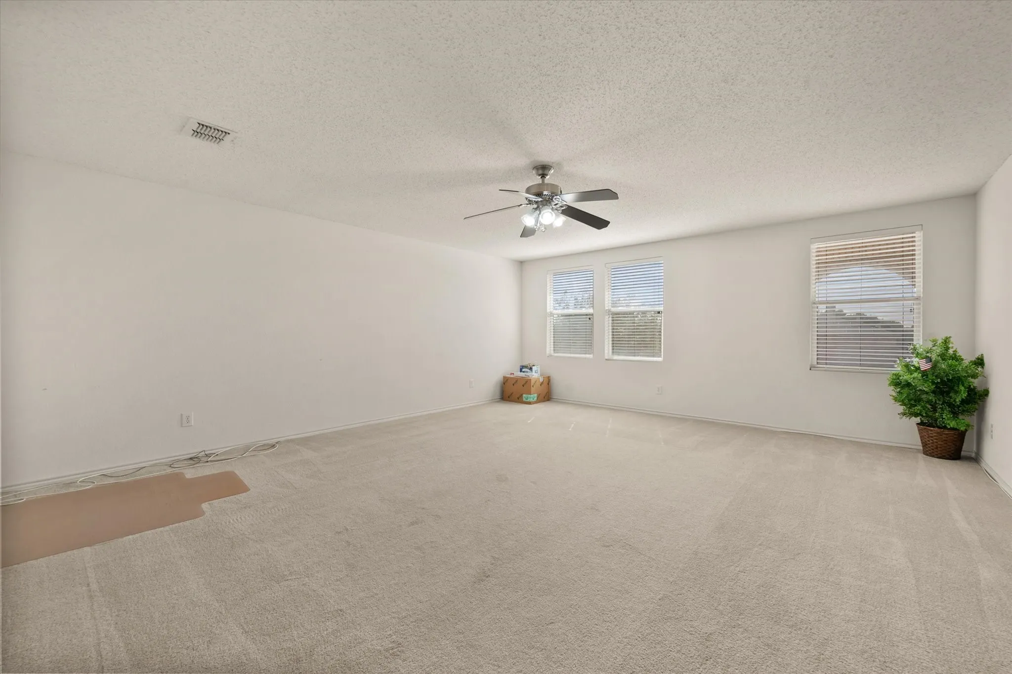 Single Family Residence For Rent in Tarrant County , 511 Travis Ranch Trail, Arlington, Texas 76002, 4 Bedroom, 2 Bathroom, 2 Garage spaces, 3,994 Sqft, built in 2005, mls#21399331, Real Estate Agent in Arlington, Homes For Rent in Tarrant county, Homes For Rent in Arlington, Realtor in Arlington Texas, Real Estate Brokerage Independent Realty Texas, Luminita Cordes Realtor