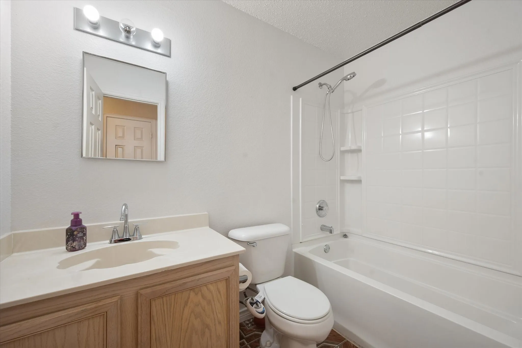 Single Family Residence For Rent in Tarrant County , 511 Travis Ranch Trail, Arlington, Texas 76002, 4 Bedroom, 2 Bathroom, 2 Garage spaces, 3,994 Sqft, built in 2005, mls#21399331, Real Estate Agent in Arlington, Homes For Rent in Tarrant county, Homes For Rent in Arlington, Realtor in Arlington Texas, Real Estate Brokerage Independent Realty Texas, Luminita Cordes Realtor