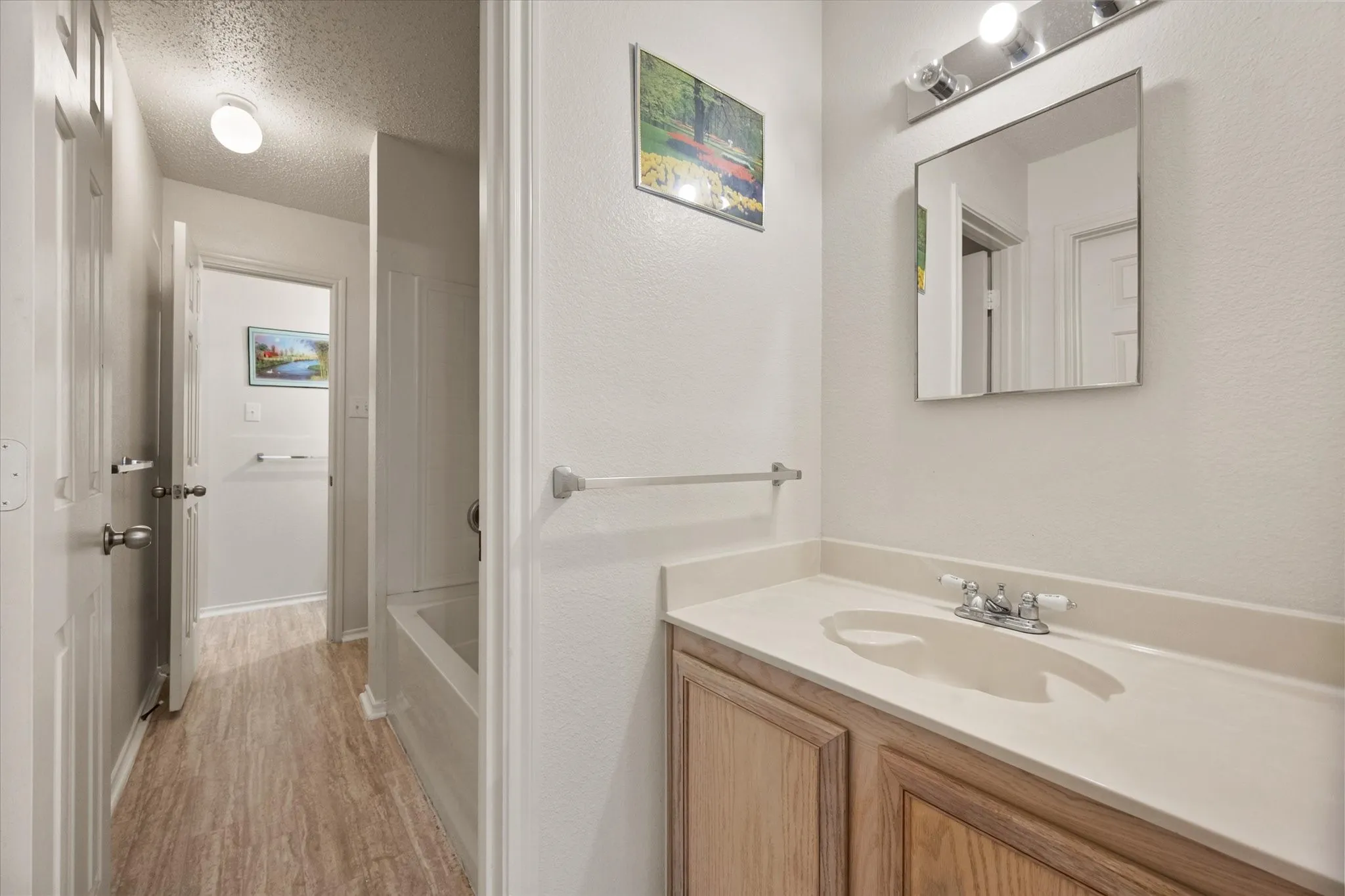 Single Family Residence For Rent in Tarrant County , 511 Travis Ranch Trail, Arlington, Texas 76002, 4 Bedroom, 2 Bathroom, 2 Garage spaces, 3,994 Sqft, built in 2005, mls#21399331, Real Estate Agent in Arlington, Homes For Rent in Tarrant county, Homes For Rent in Arlington, Realtor in Arlington Texas, Real Estate Brokerage Independent Realty Texas, Luminita Cordes Realtor