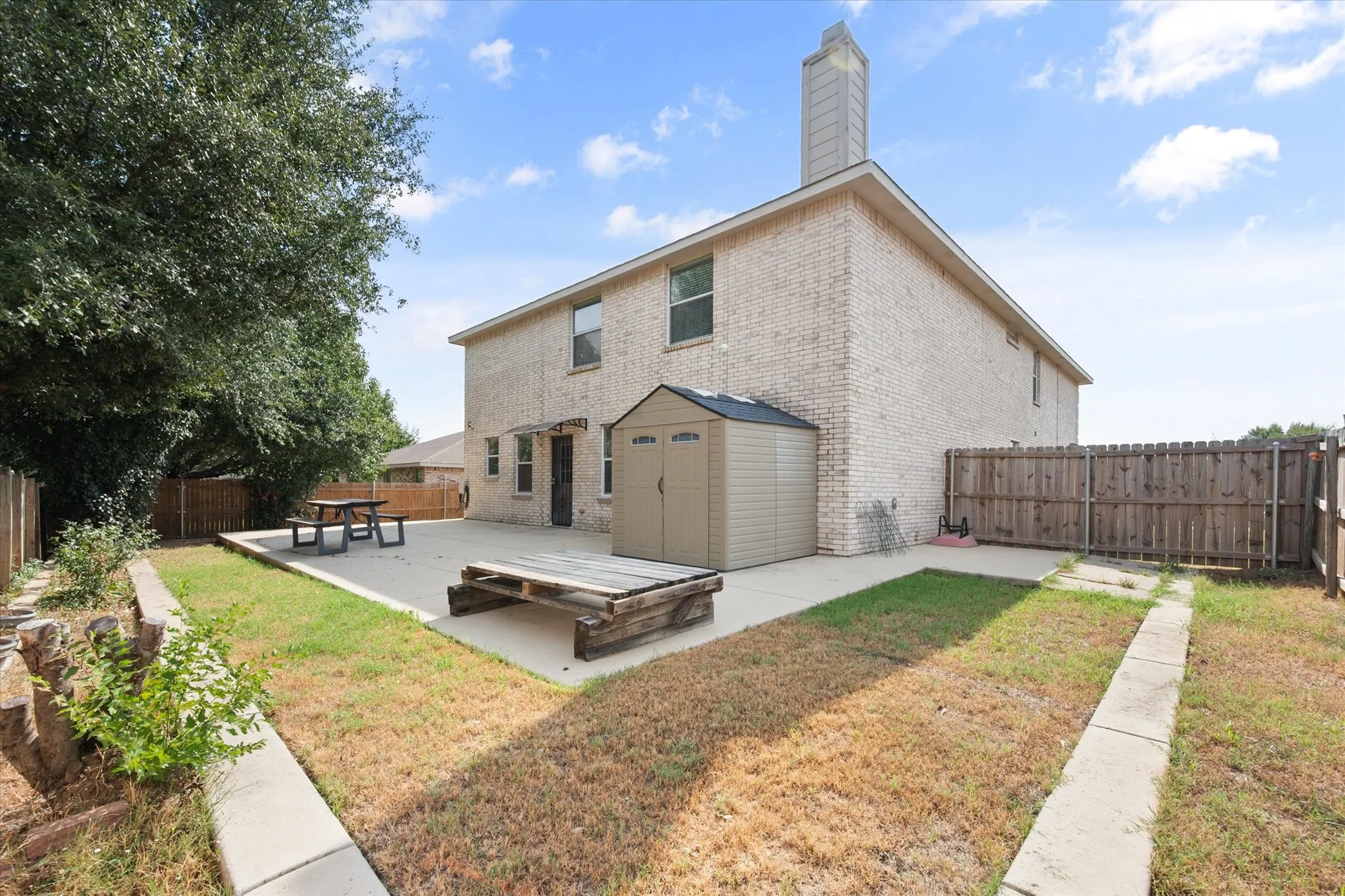 Single Family Residence For Rent in Tarrant County , 511 Travis Ranch Trail, Arlington, Texas 76002, 4 Bedroom, 2 Bathroom, 2 Garage spaces, 3,994 Sqft, built in 2005, mls#21399331, Real Estate Agent in Arlington, Homes For Rent in Tarrant county, Homes For Rent in Arlington, Realtor in Arlington Texas, Real Estate Brokerage Independent Realty Texas, Luminita Cordes Realtor