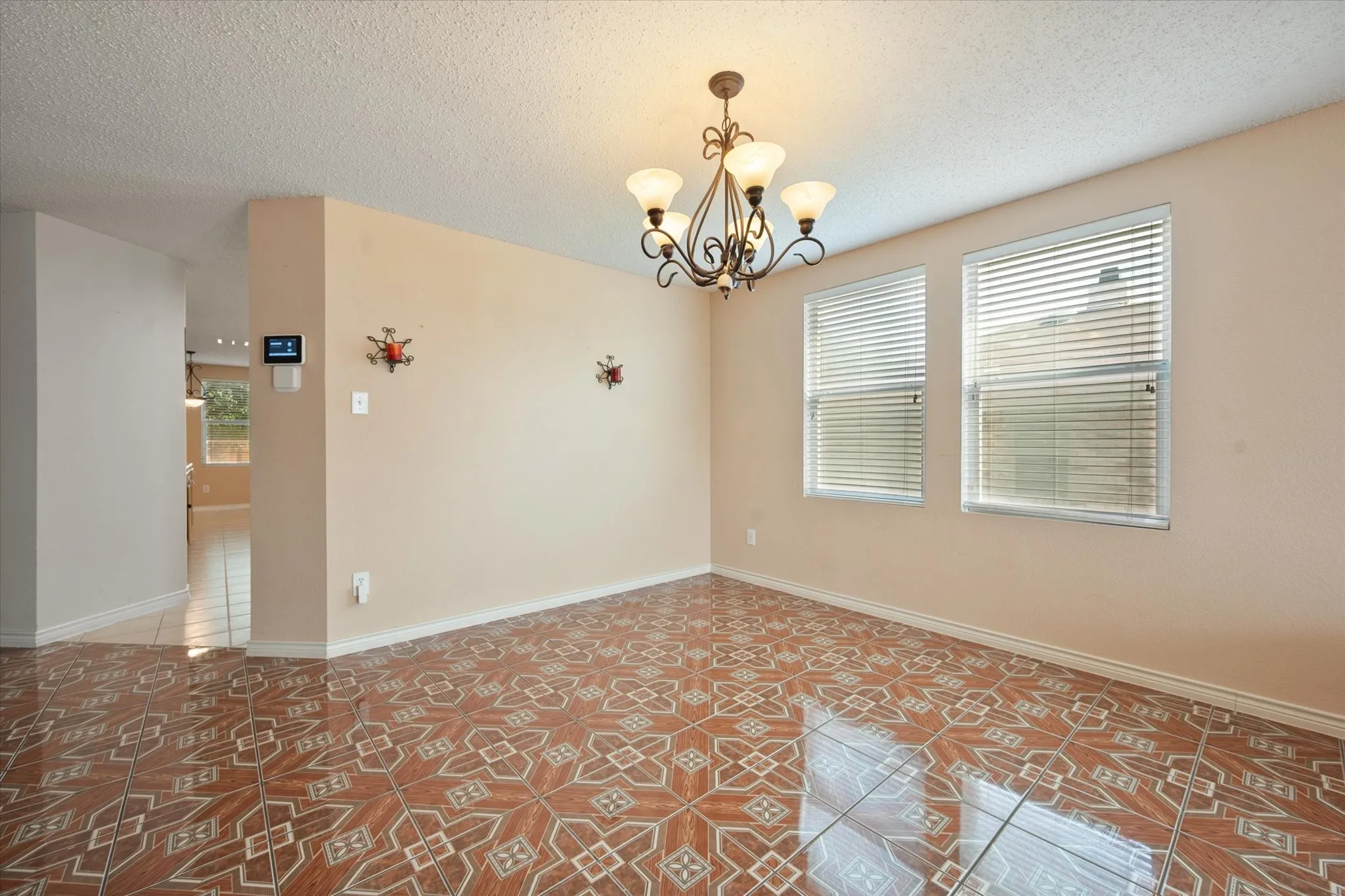 Single Family Residence For Rent in Tarrant County , 511 Travis Ranch Trail, Arlington, Texas 76002, 4 Bedroom, 2 Bathroom, 2 Garage spaces, 3,994 Sqft, built in 2005, mls#21399331, Real Estate Agent in Arlington, Homes For Rent in Tarrant county, Homes For Rent in Arlington, Realtor in Arlington Texas, Real Estate Brokerage Independent Realty Texas, Luminita Cordes Realtor