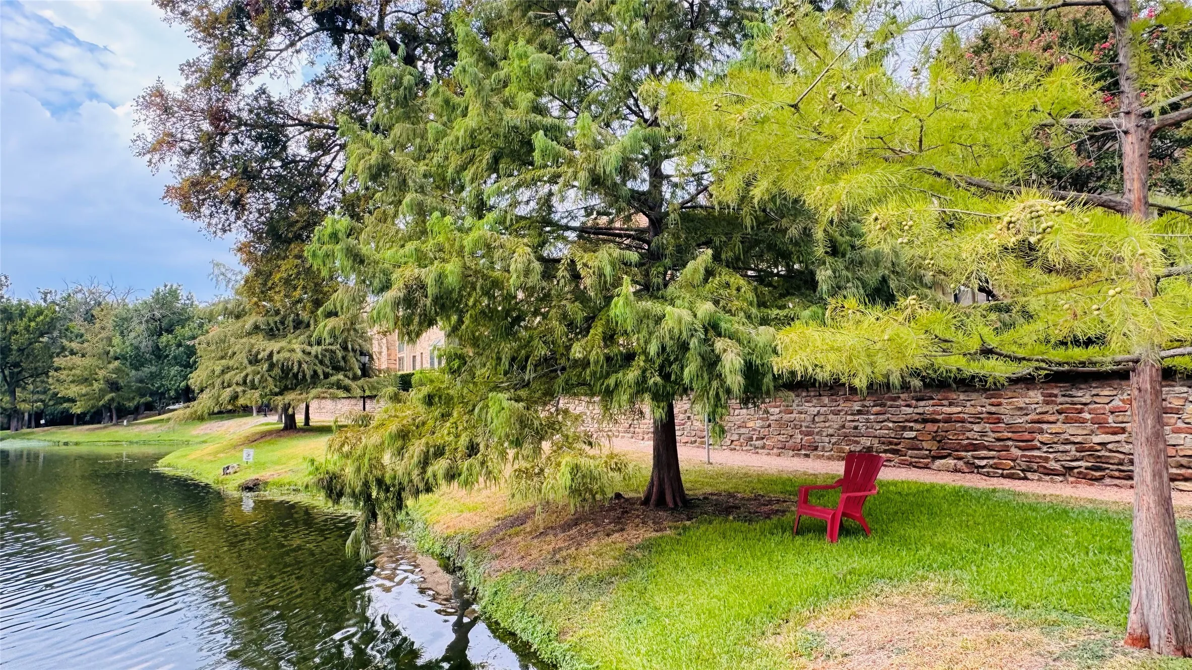 Condominium For Sale in Dallas County , 14333 Preston Road 806, Dallas, Texas 75254, 1 Bedroom, 2 Bathroom, Garage spaces, 1,028 Sqft, built in 1982, mls#21399324, Real Estate Agent in Dallas, Homes For Sale in Dallas county, Homes For Sale in Dallas, Realtor in Dallas Texas, Real Estate Brokerage Independent Realty Texas, Luminita Cordes Realtor