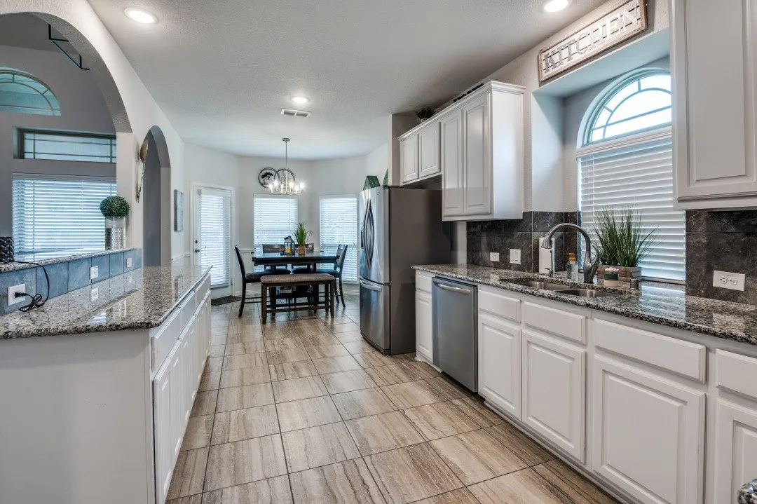 Single Family Residence For Sale in Ellis County , 249 Noble Nest Drive, Midlothian, Texas 76065, 5 Bedroom, 4 Bathroom, 2 Garage spaces, 3,276 Sqft, built in 2018, mls#21398346, Real Estate Agent in Midlothian, Homes For Sale in Ellis county, Homes For Sale in Midlothian, Realtor in Midlothian Texas, Real Estate Brokerage Independent Realty Texas, Luminita Cordes Realtor