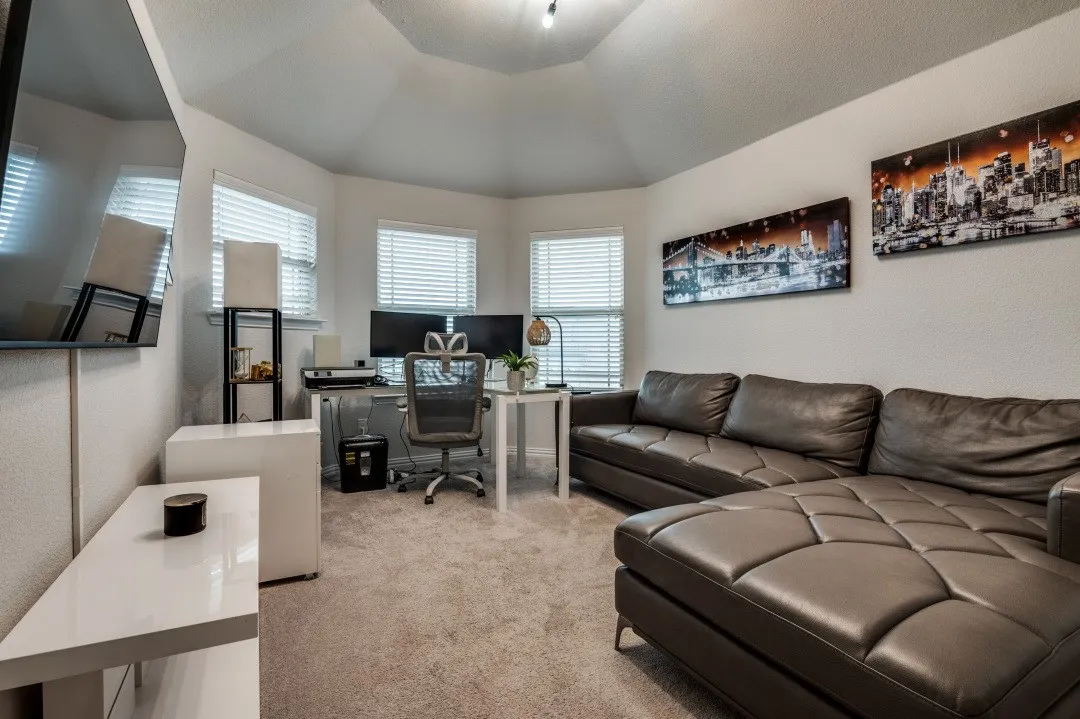 Single Family Residence For Sale in Ellis County , 249 Noble Nest Drive, Midlothian, Texas 76065, 5 Bedroom, 4 Bathroom, 2 Garage spaces, 3,276 Sqft, built in 2018, mls#21398346, Real Estate Agent in Midlothian, Homes For Sale in Ellis county, Homes For Sale in Midlothian, Realtor in Midlothian Texas, Real Estate Brokerage Independent Realty Texas, Luminita Cordes Realtor