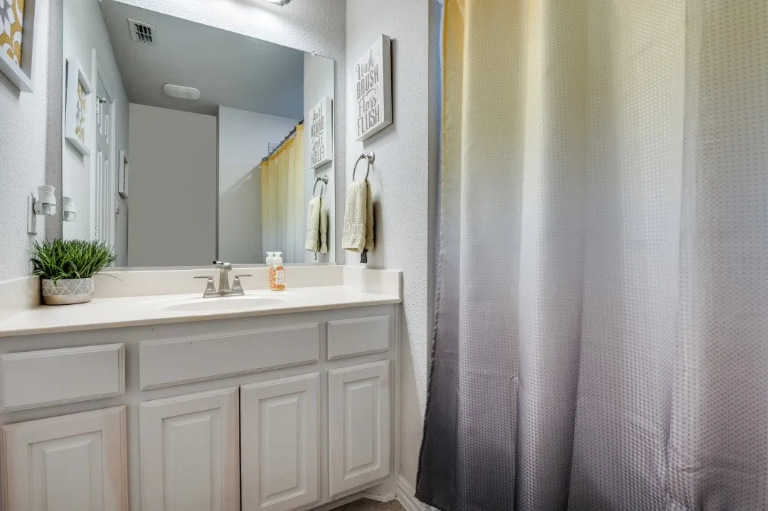 Single Family Residence For Sale in Ellis County , 249 Noble Nest Drive, Midlothian, Texas 76065, 5 Bedroom, 4 Bathroom, 2 Garage spaces, 3,276 Sqft, built in 2018, mls#21398346, Real Estate Agent in Midlothian, Homes For Sale in Ellis county, Homes For Sale in Midlothian, Realtor in Midlothian Texas, Real Estate Brokerage Independent Realty Texas, Luminita Cordes Realtor