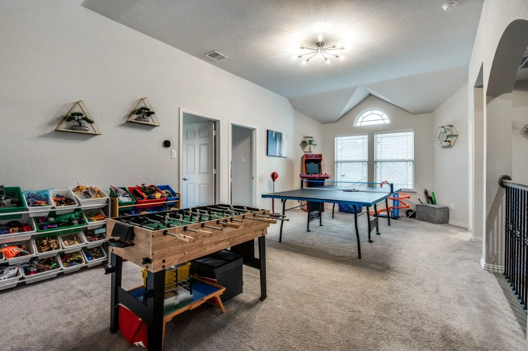 Single Family Residence For Sale in Ellis County , 249 Noble Nest Drive, Midlothian, Texas 76065, 5 Bedroom, 4 Bathroom, 2 Garage spaces, 3,276 Sqft, built in 2018, mls#21398346, Real Estate Agent in Midlothian, Homes For Sale in Ellis county, Homes For Sale in Midlothian, Realtor in Midlothian Texas, Real Estate Brokerage Independent Realty Texas, Luminita Cordes Realtor