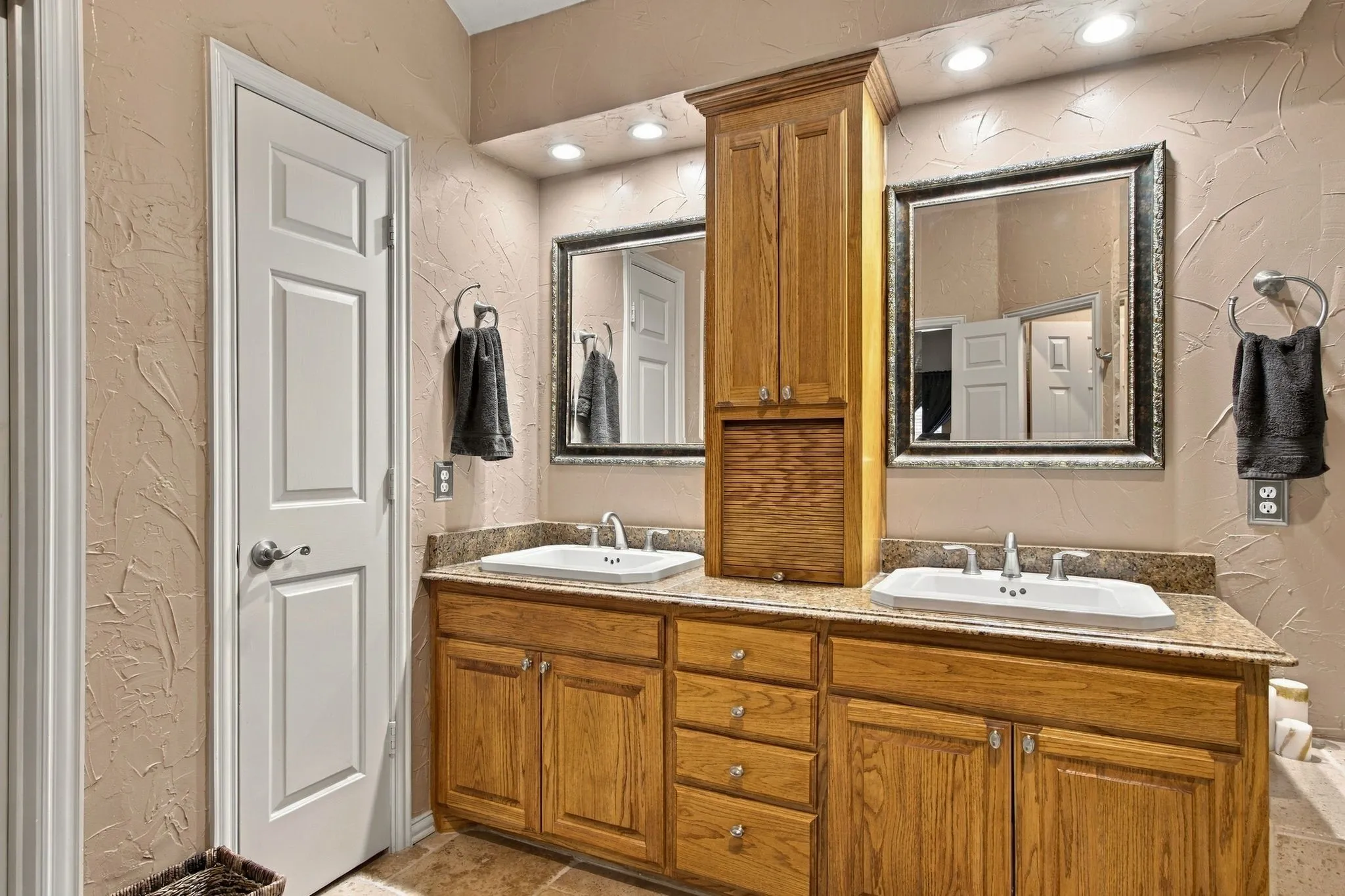 Single Family Residence For Sale in Collin County , 816 Rolling Meadows Court, Allen, Texas 75013, 4 Bedroom, 3 Bathroom, 2 Garage spaces, 2,732 Sqft, built in 1994, mls#21399344, Real Estate Agent in Allen, Homes For Sale in Collin county, Homes For Sale in Allen, Realtor in Allen Texas, Real Estate Brokerage Independent Realty Texas, Luminita Cordes Realtor