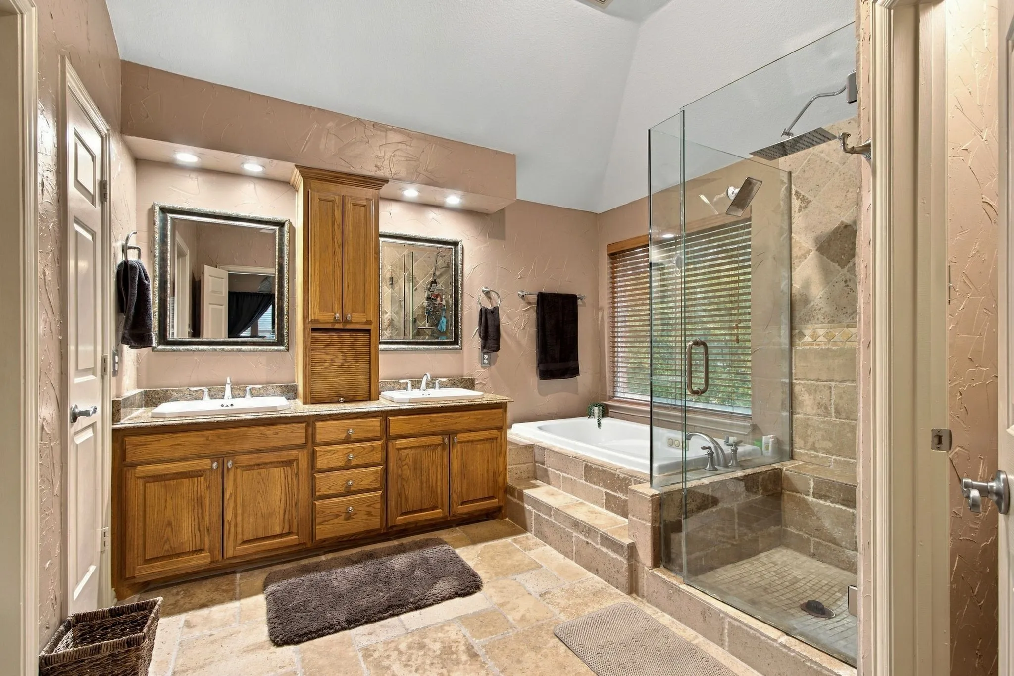 Single Family Residence For Sale in Collin County , 816 Rolling Meadows Court, Allen, Texas 75013, 4 Bedroom, 3 Bathroom, 2 Garage spaces, 2,732 Sqft, built in 1994, mls#21399344, Real Estate Agent in Allen, Homes For Sale in Collin county, Homes For Sale in Allen, Realtor in Allen Texas, Real Estate Brokerage Independent Realty Texas, Luminita Cordes Realtor