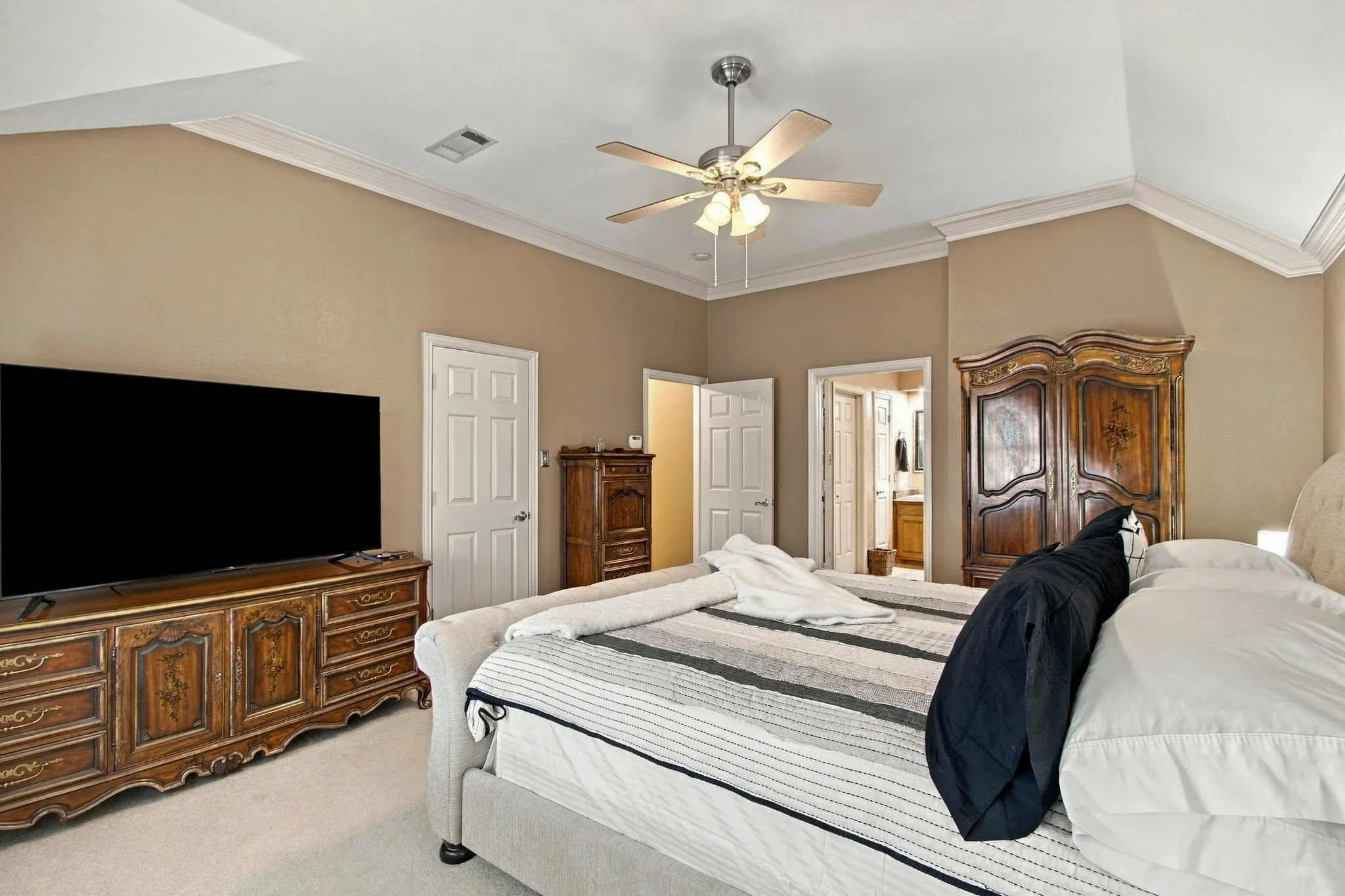 Single Family Residence For Sale in Collin County , 816 Rolling Meadows Court, Allen, Texas 75013, 4 Bedroom, 3 Bathroom, 2 Garage spaces, 2,732 Sqft, built in 1994, mls#21399344, Real Estate Agent in Allen, Homes For Sale in Collin county, Homes For Sale in Allen, Realtor in Allen Texas, Real Estate Brokerage Independent Realty Texas, Luminita Cordes Realtor