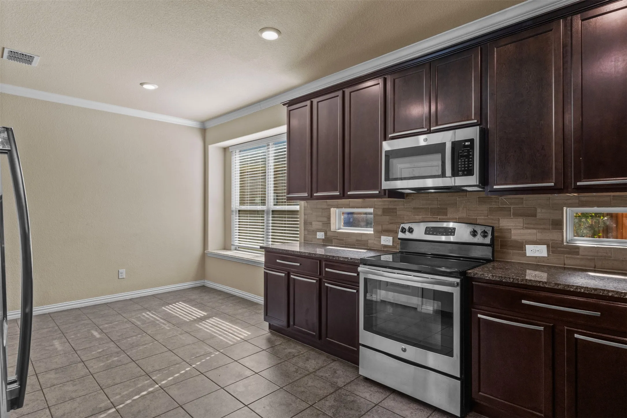 Single Family Residence For Rent in Collin County , 820 Osage Drive, Mc Kinney, Texas 75071, 4 Bedroom, 3 Bathroom, 2 Garage spaces, 2,415 Sqft, built in 2015, mls#21399346, Real Estate Agent in Mc Kinney, Homes For Rent in Collin county, Homes For Rent in Mc Kinney, Realtor in Mc Kinney Texas, Real Estate Brokerage Independent Realty Texas, Luminita Cordes Realtor