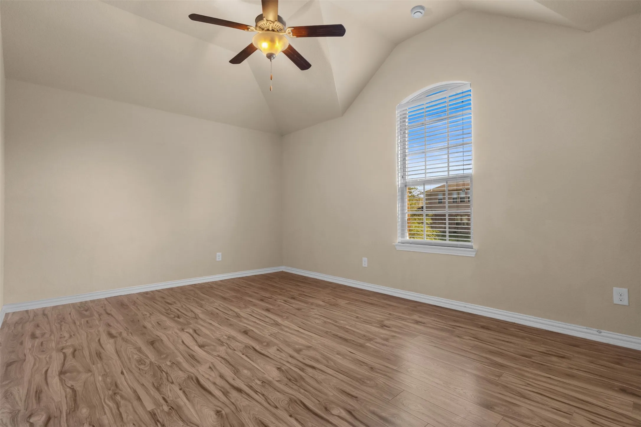 Single Family Residence For Rent in Collin County , 820 Osage Drive, Mc Kinney, Texas 75071, 4 Bedroom, 3 Bathroom, 2 Garage spaces, 2,415 Sqft, built in 2015, mls#21399346, Real Estate Agent in Mc Kinney, Homes For Rent in Collin county, Homes For Rent in Mc Kinney, Realtor in Mc Kinney Texas, Real Estate Brokerage Independent Realty Texas, Luminita Cordes Realtor